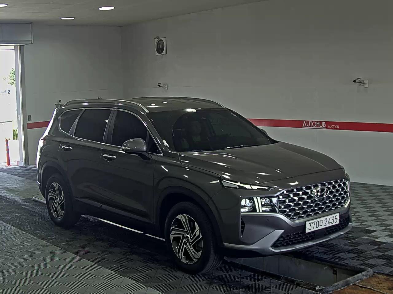 Hyundai Santa Fe 2021 - Image 2