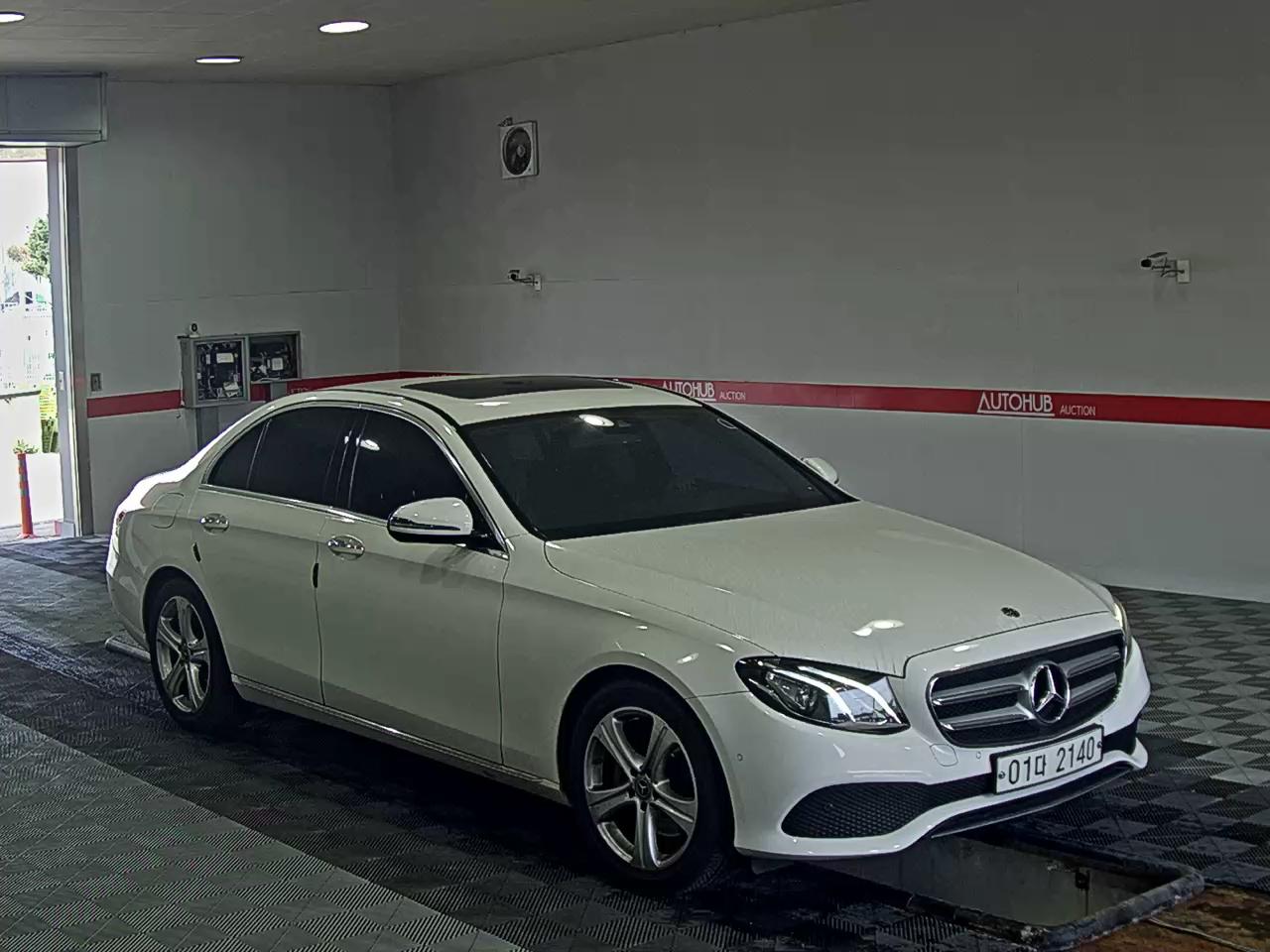 Mercedes-Benz E-Class 2018 - Image 2