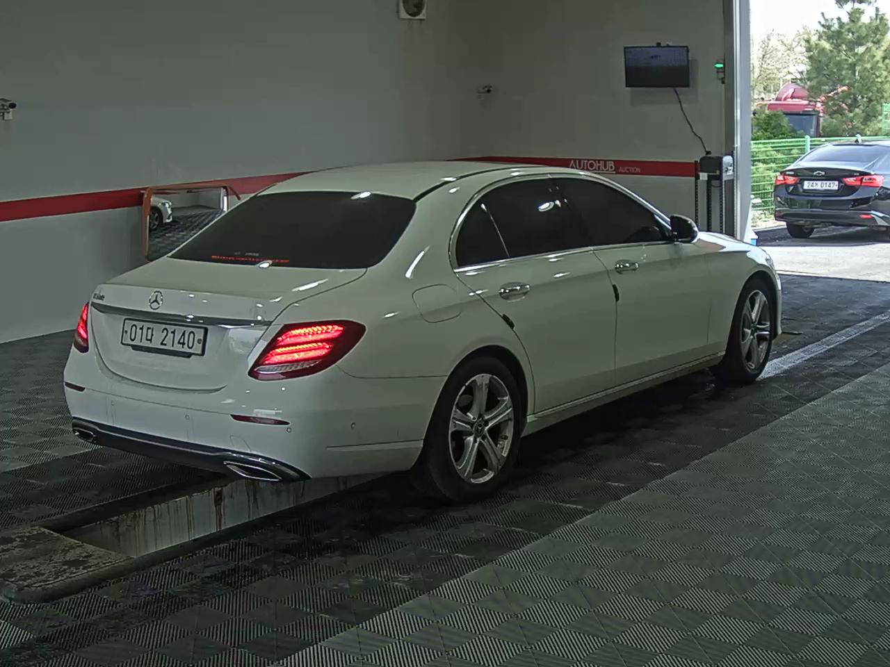 Mercedes-Benz E-Class 2018 - Image 4