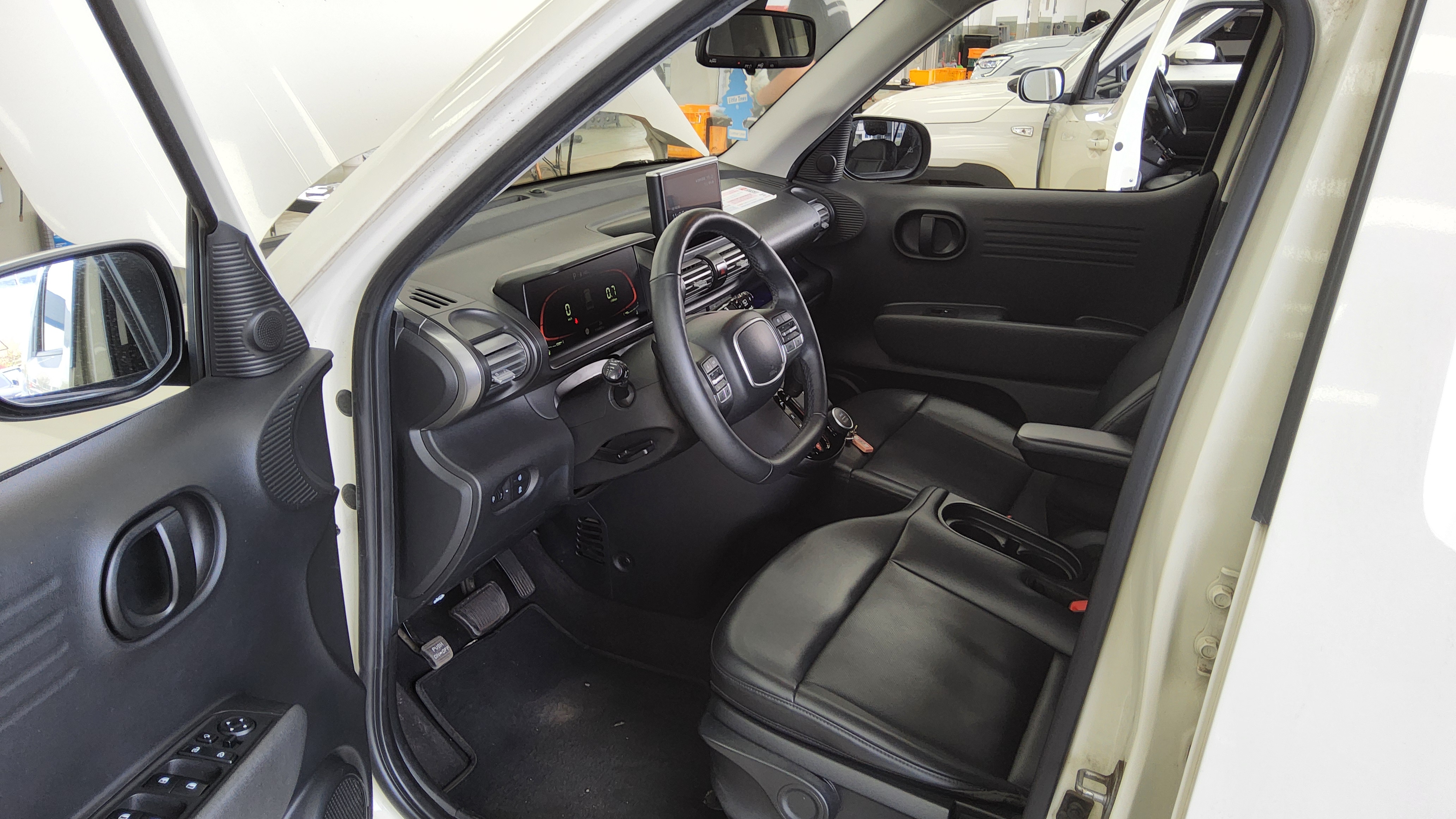 Hyundai Casper 2023 - Image 9