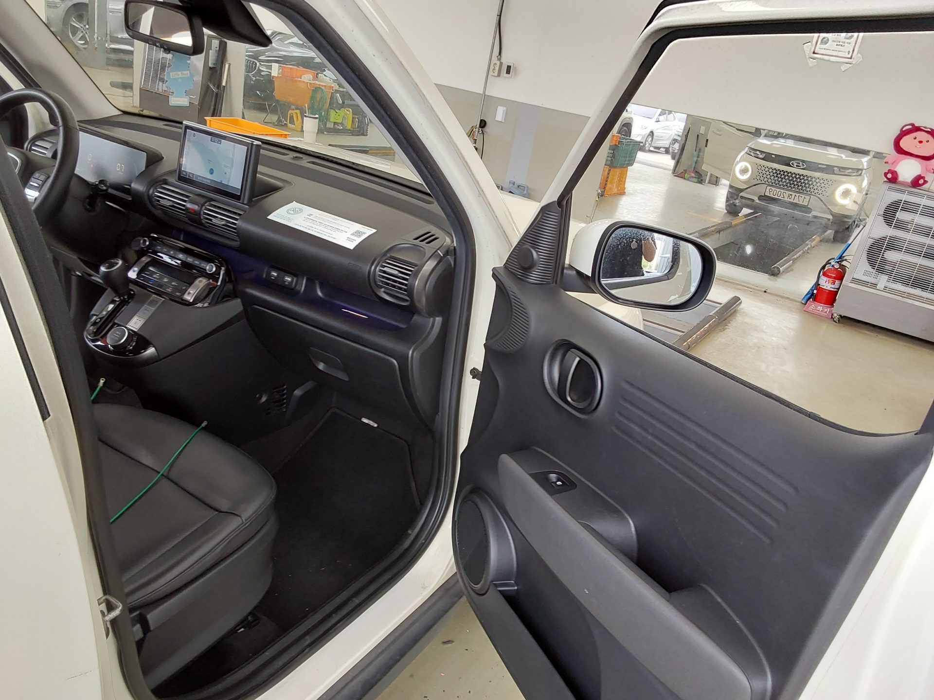 Hyundai Casper 2023 - Image 13