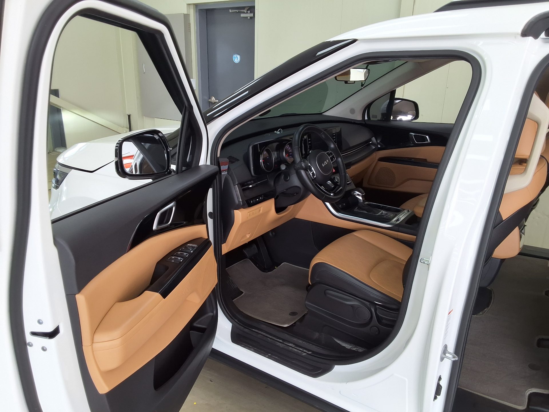 كيا كارنيفال 2023 - صورة 9