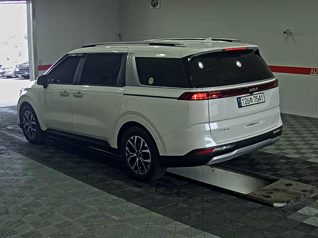 كيا كارنيفال 2023 - صورة 5