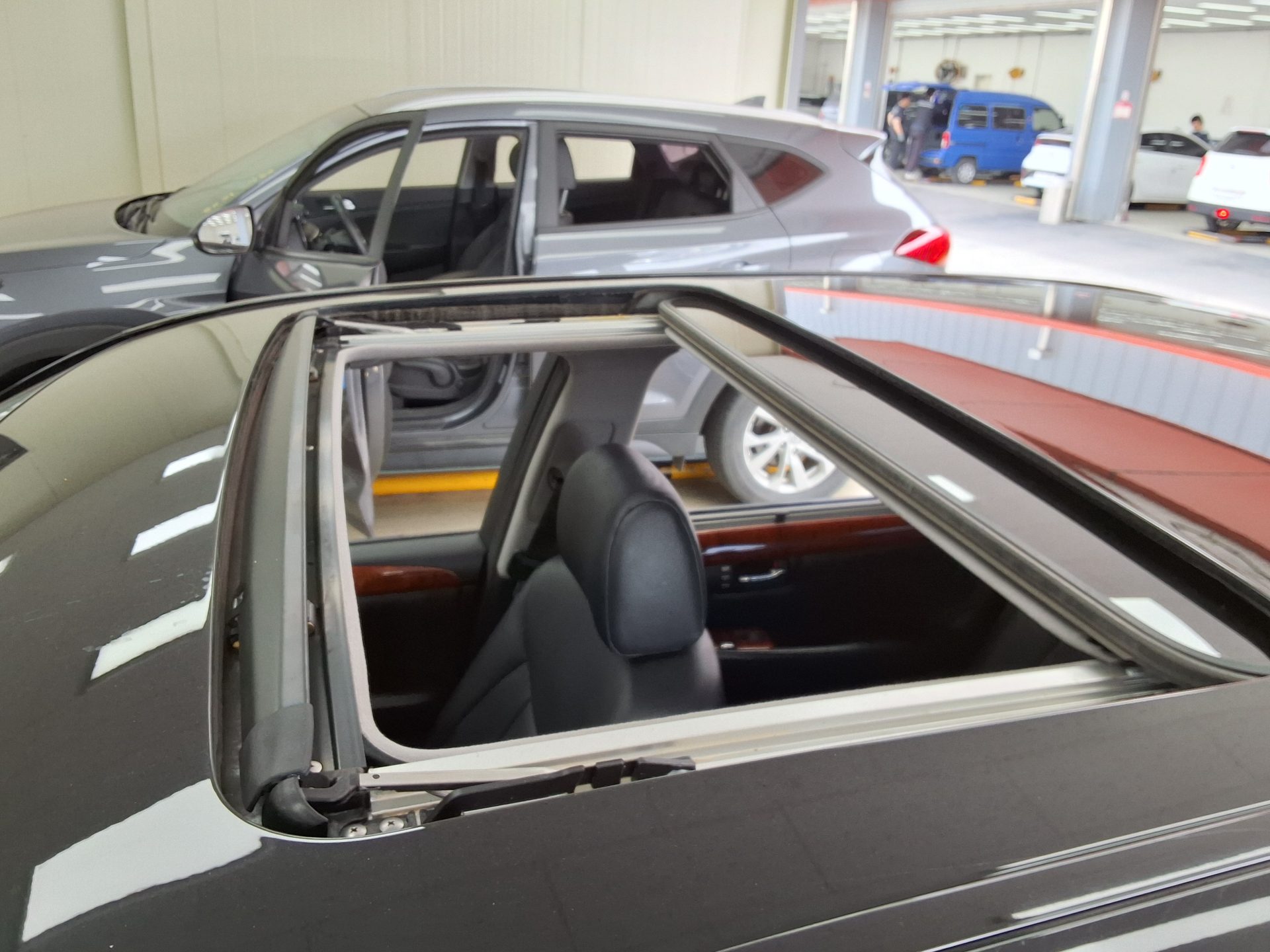 LEXUS LS - 18