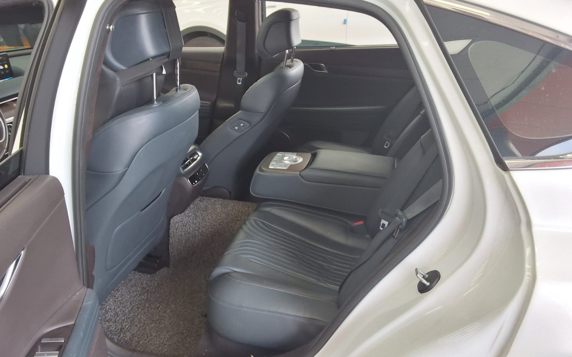 هيونداي جينيسيس 2021 - صورة 11