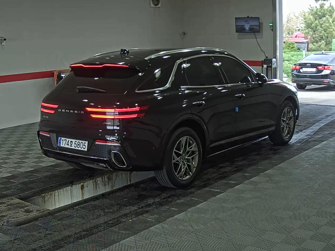 جينيسيس GV70 2024 - صورة 4