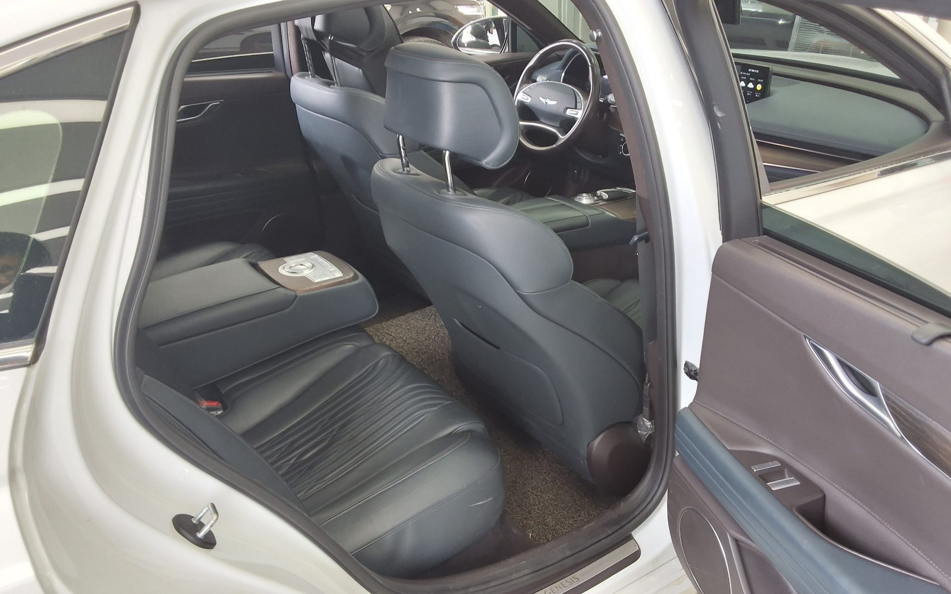 هيونداي جينيسيس 2021 - صورة 12