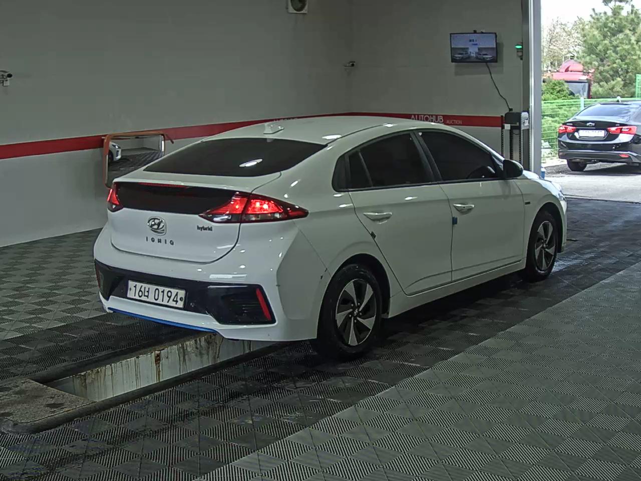 هيونداي أيونيك 2017 - صورة 4