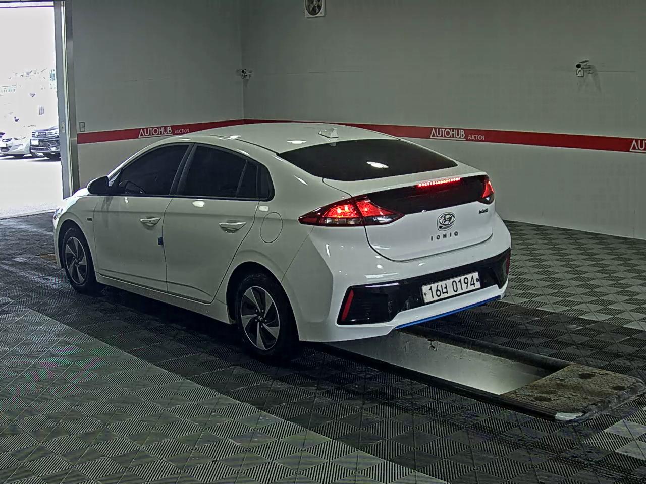 هيونداي أيونيك 2017 - صورة 5