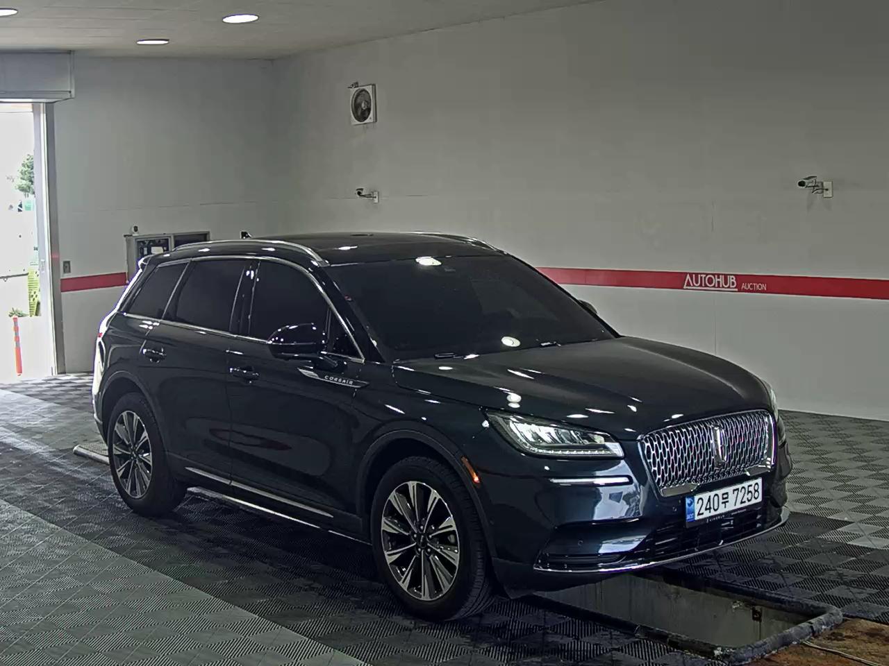 Lincoln Corsair 2022 - Image 2