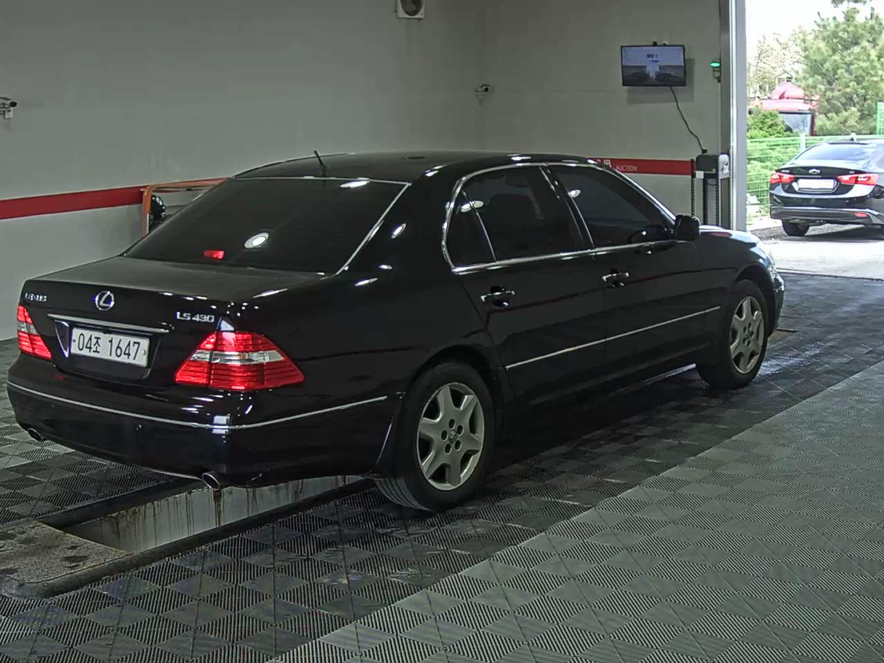 LEXUS LS - 4