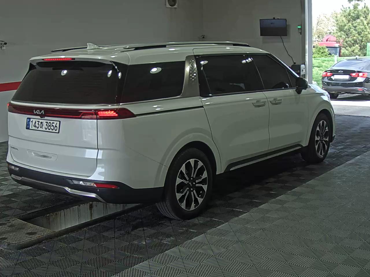 كيا كارنيفال 2023 - صورة 4