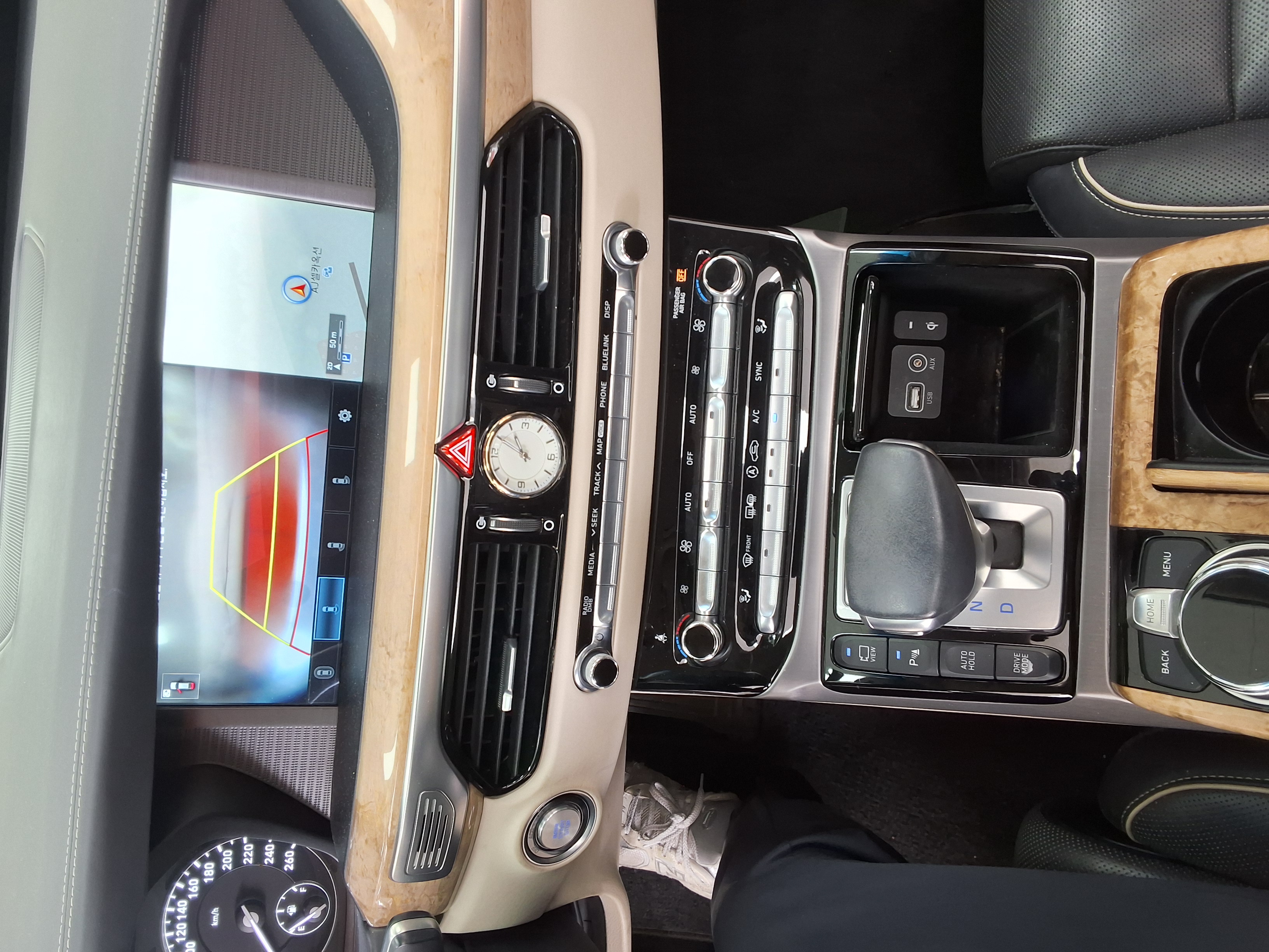 هيونداي جينيسيس EQ900 2016 - صورة 10