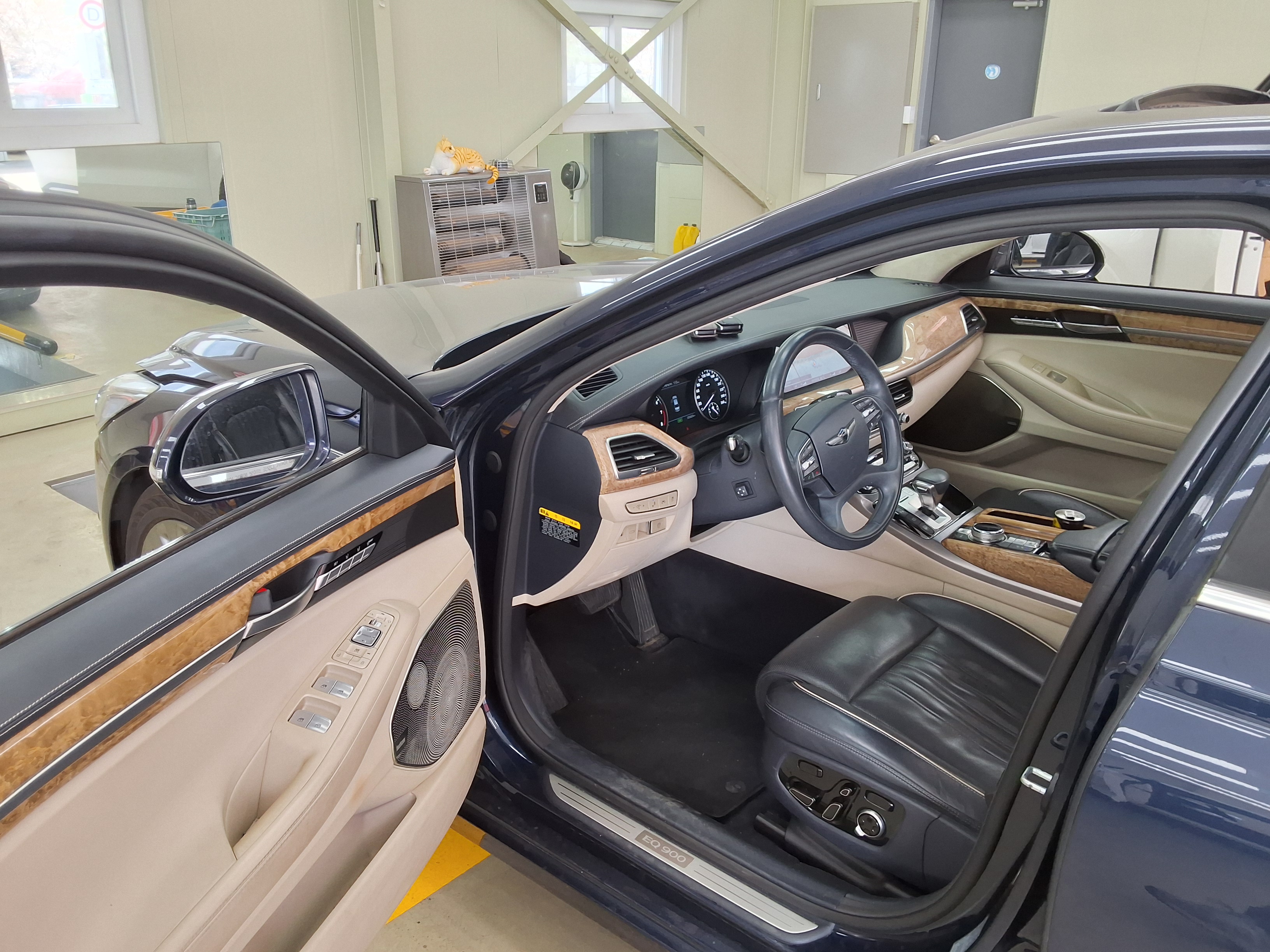 هيونداي جينيسيس EQ900 2016 - صورة 9