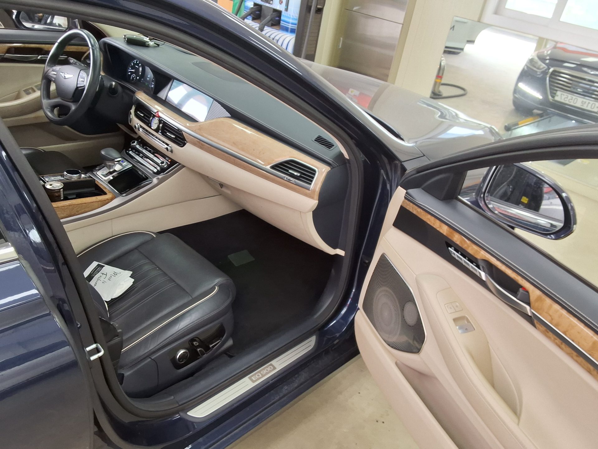 هيونداي جينيسيس EQ900 2016 - صورة 13