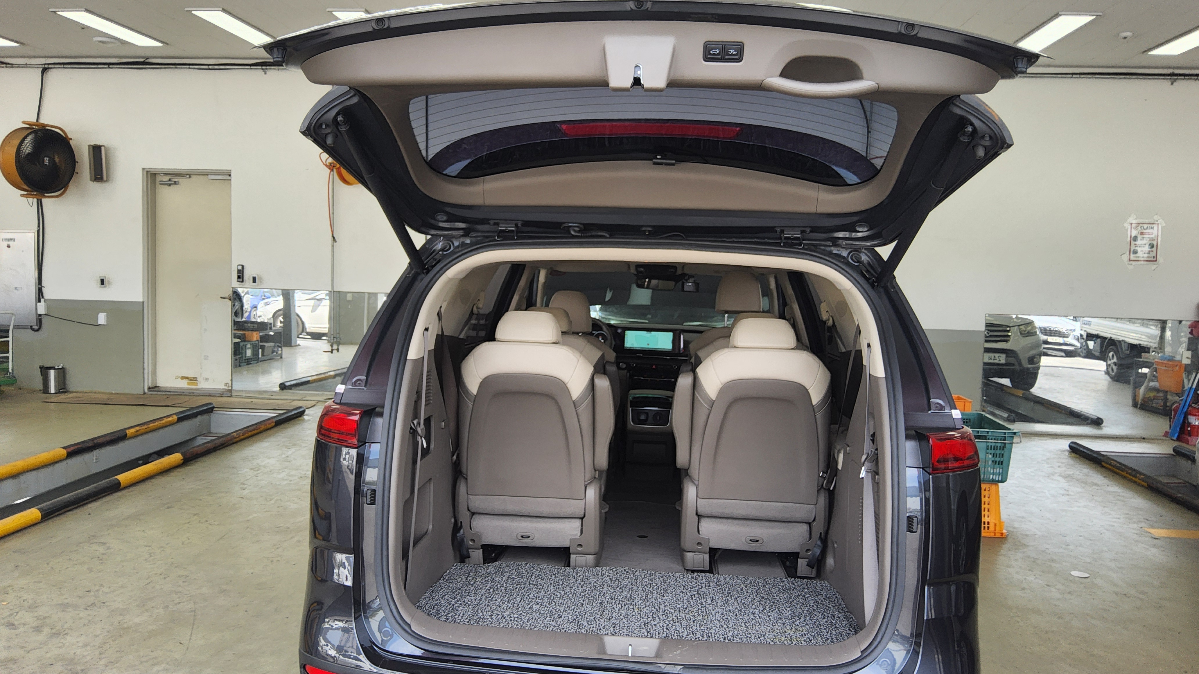 كيا كارنيفال 2021 - صورة 14