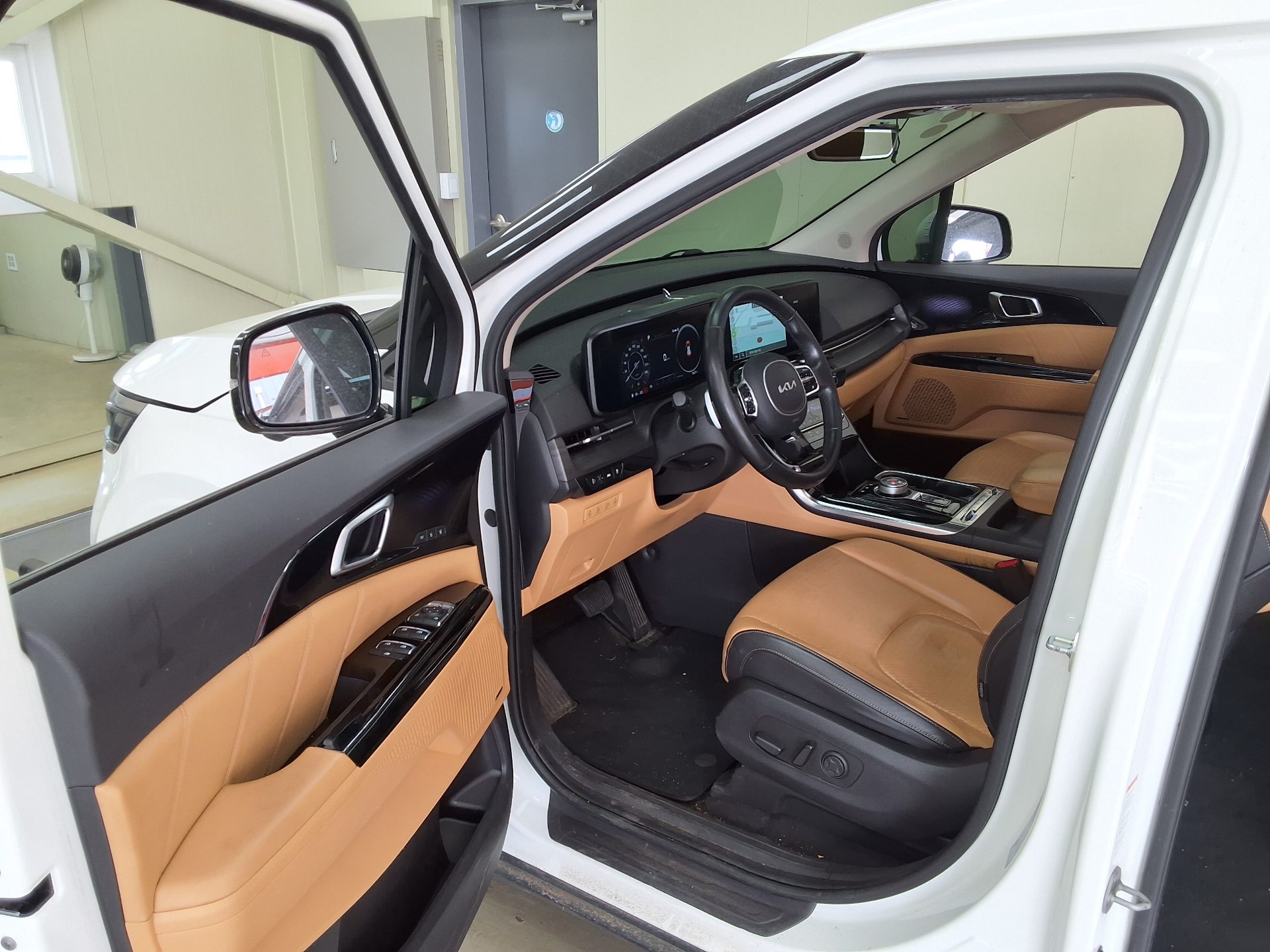 Kia Carnival 2023 - Image 9