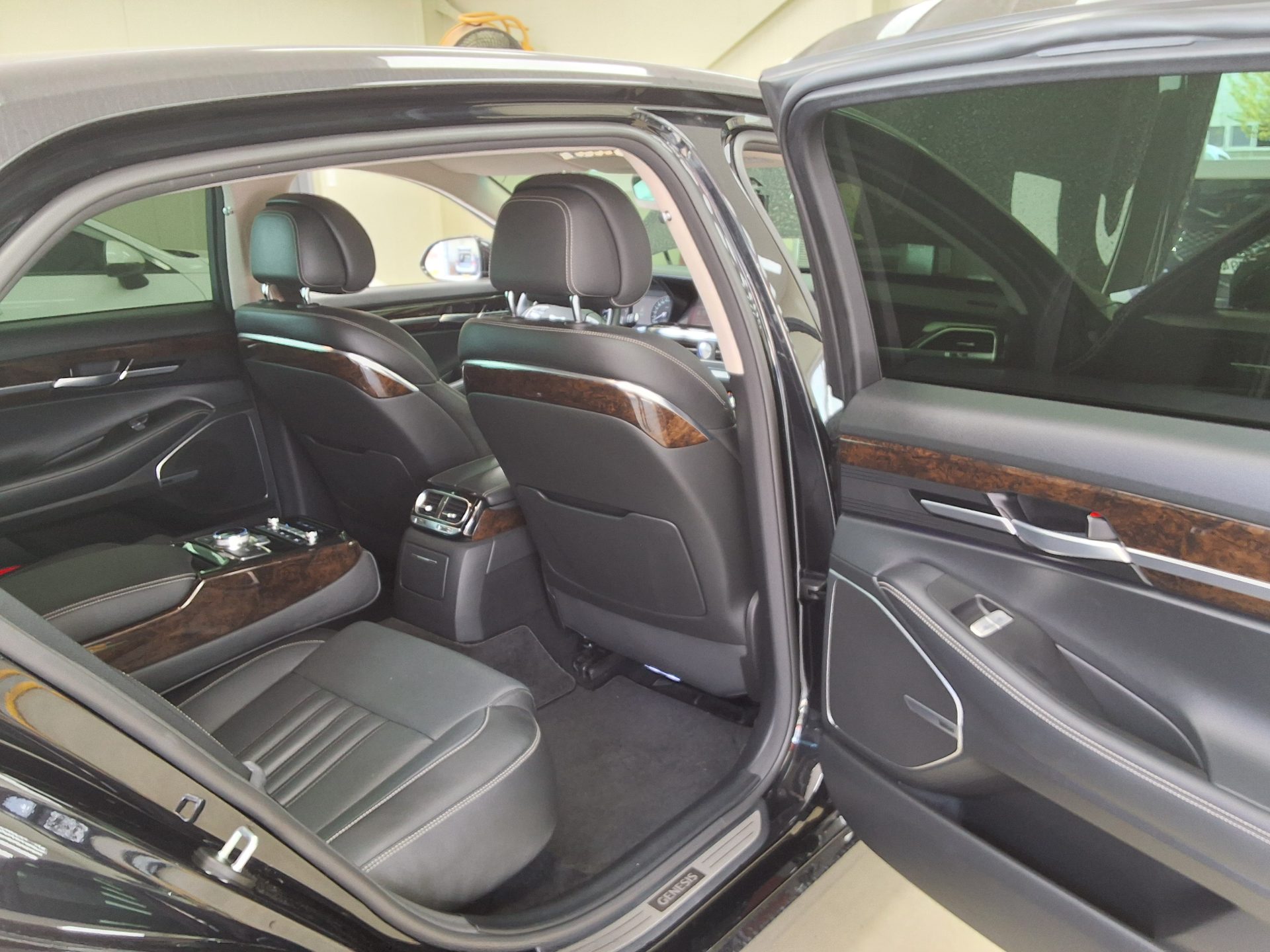 Genesis G90 2022 - Image 12