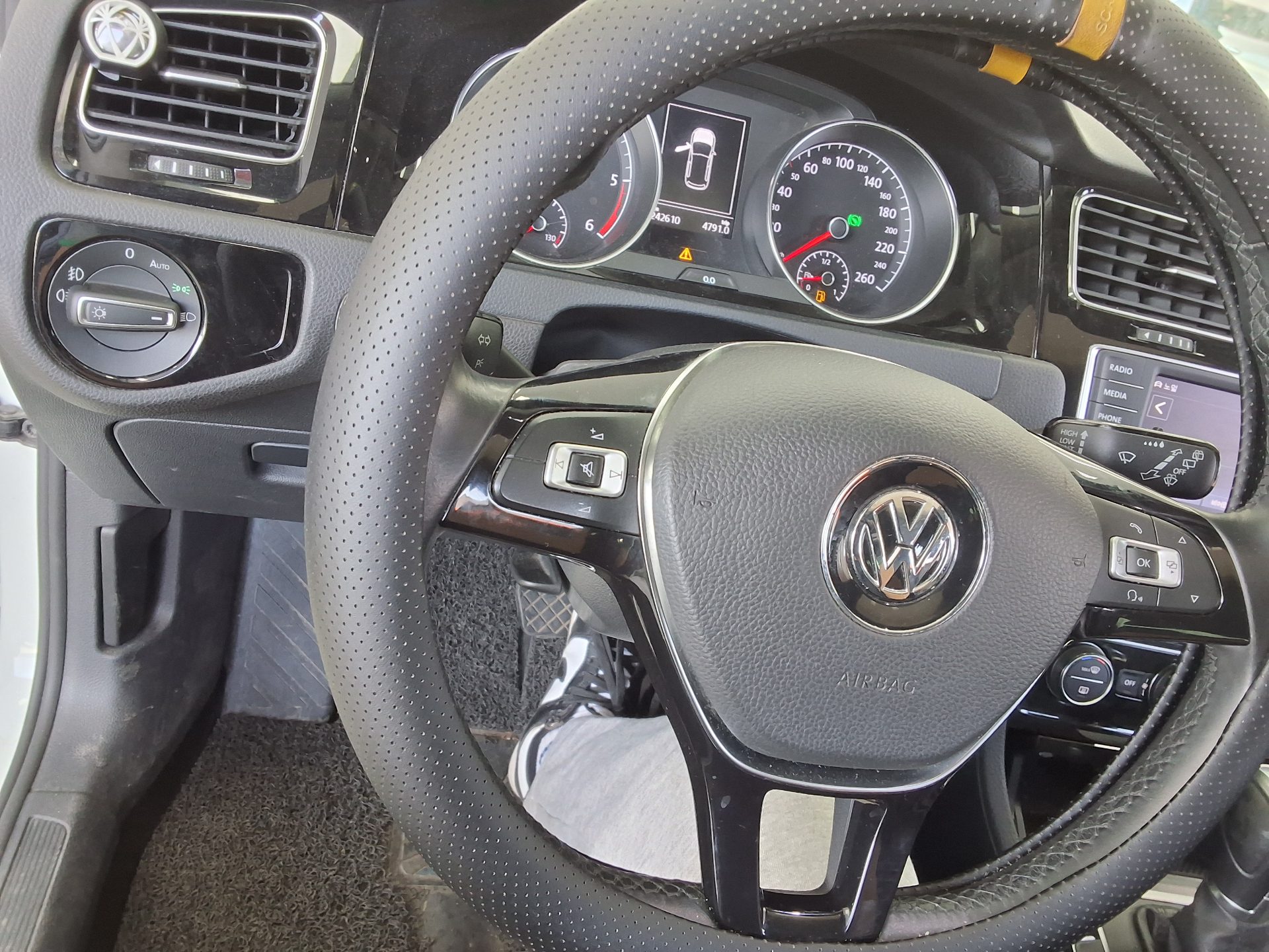 فولكس فاجن جولف 2015 - صورة 21