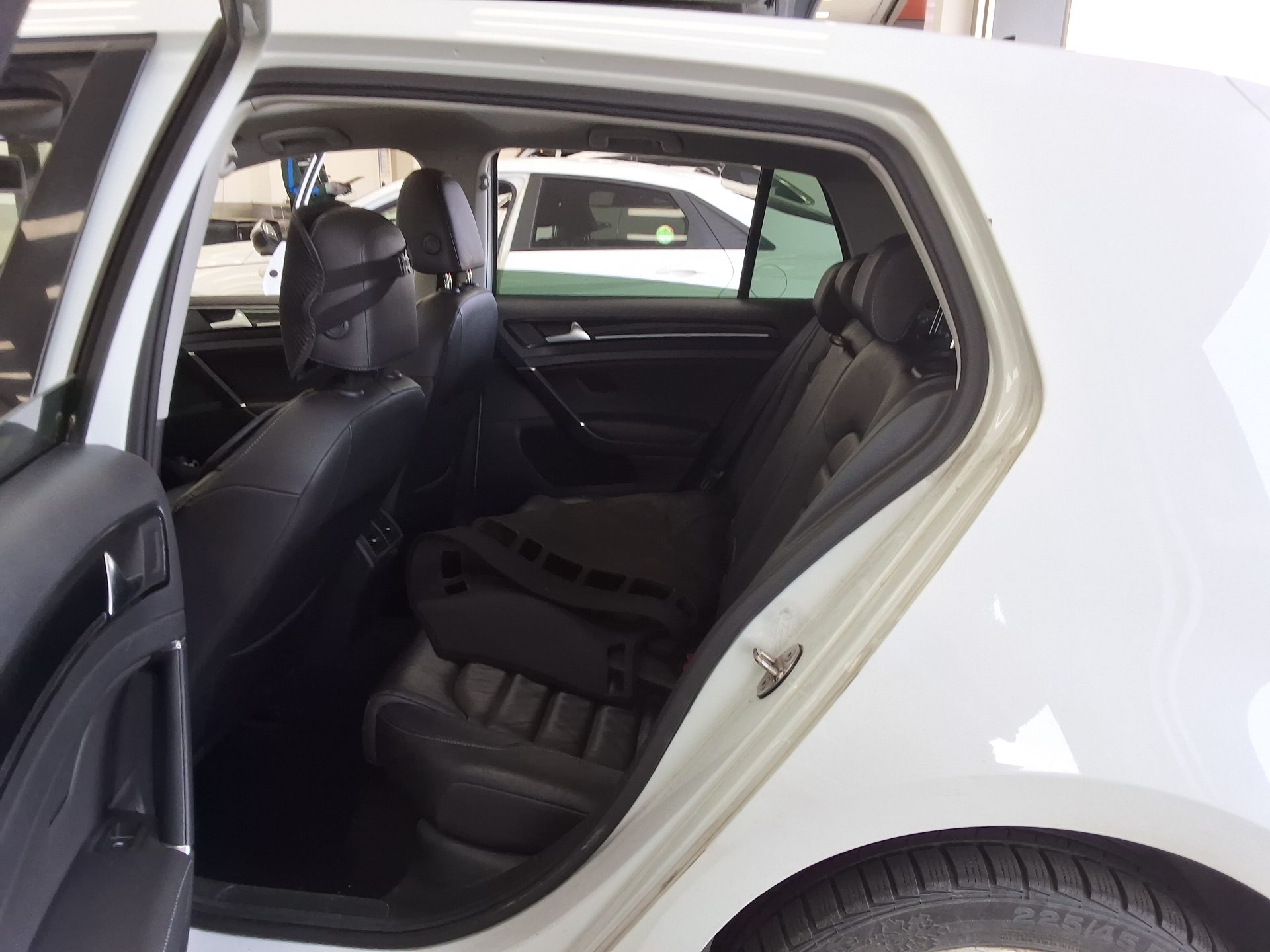 فولكس فاجن جولف 2015 - صورة 11