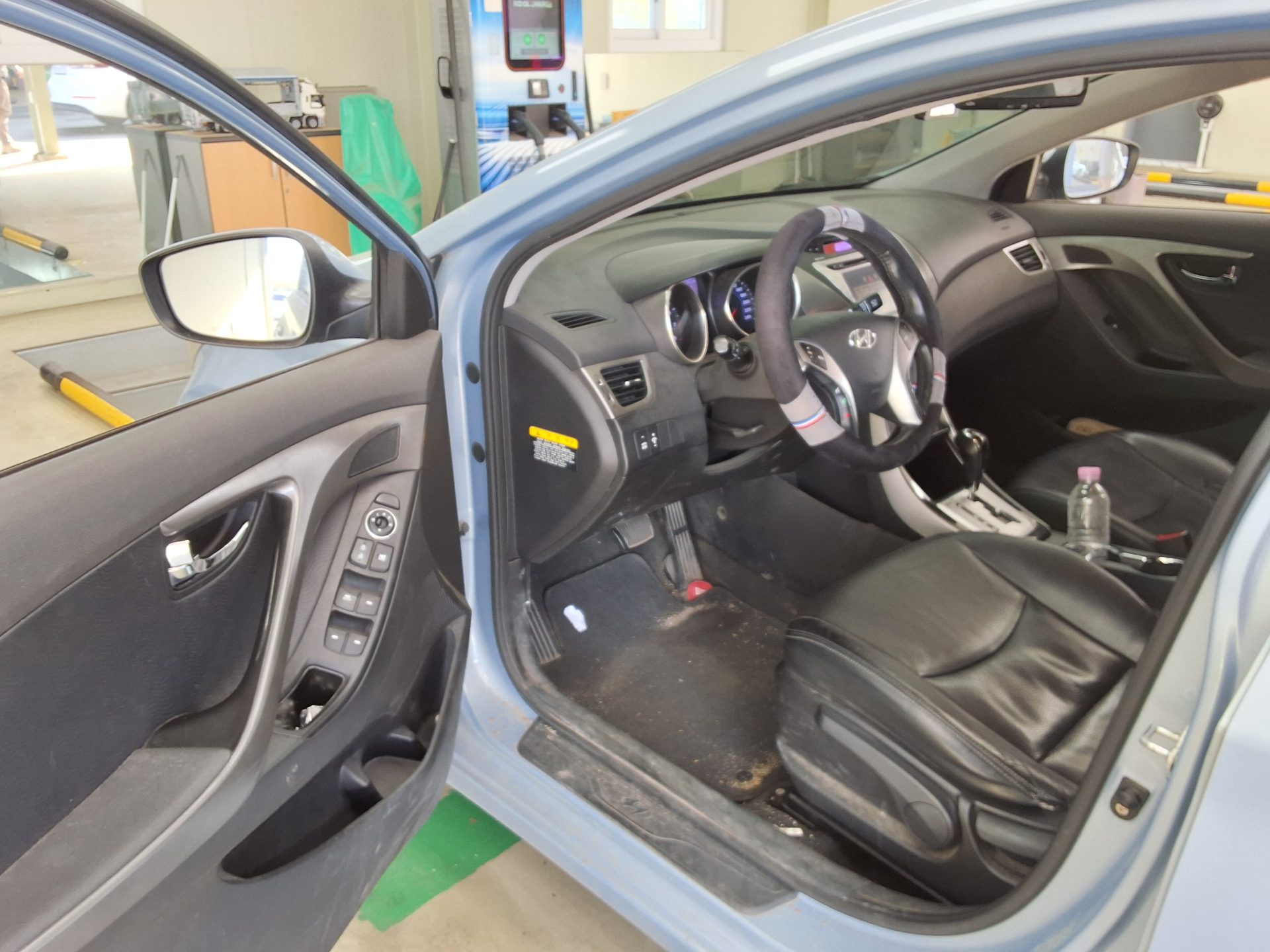 Hyundai Elantra 2012 - Image 9