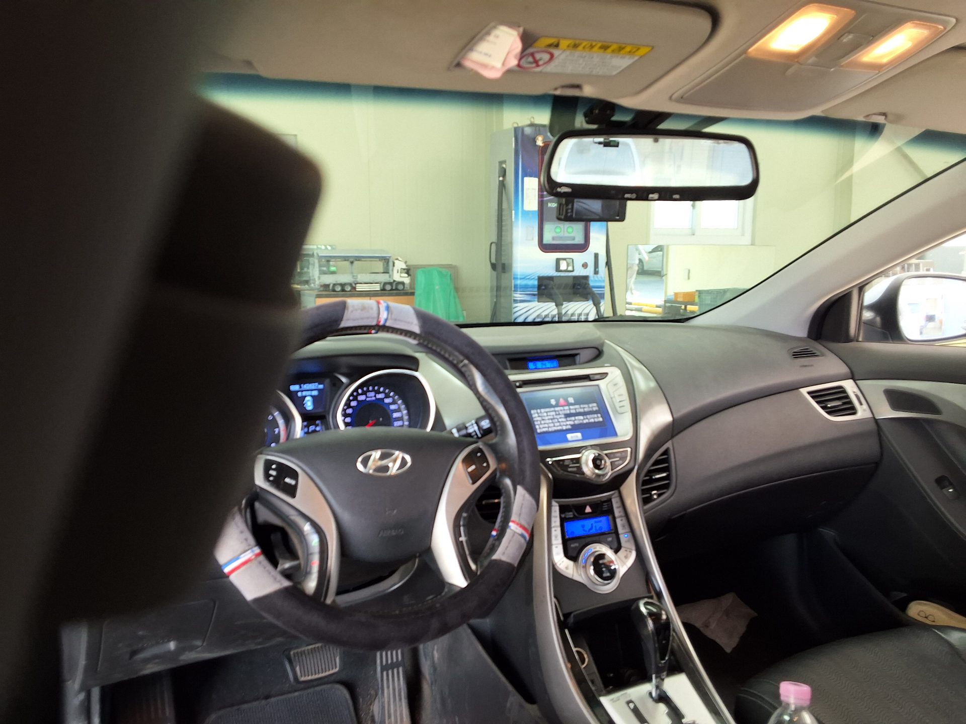 Hyundai Elantra 2012 - Image 10