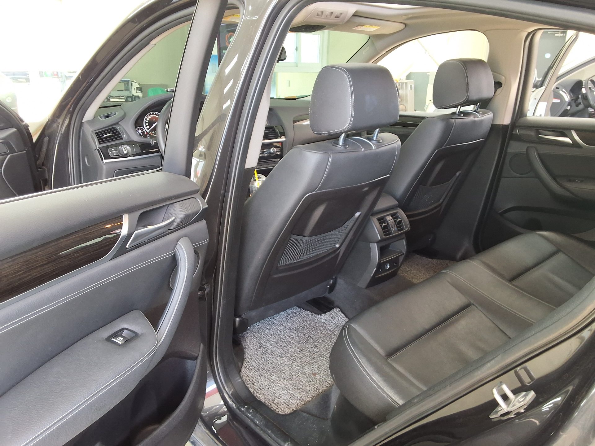 BMW X4 - 11