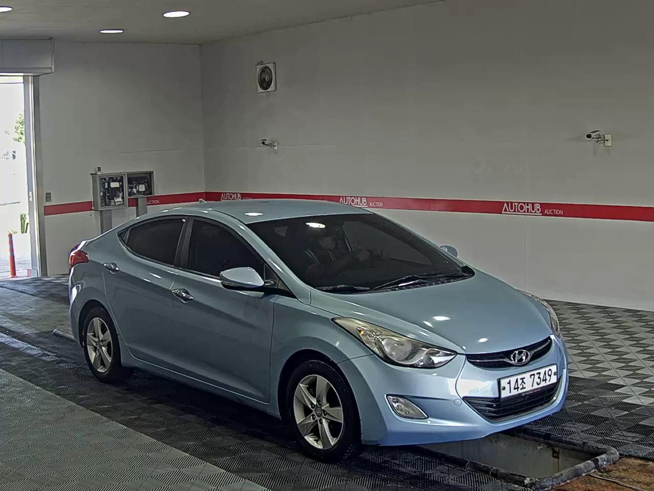 Hyundai Elantra 2012 - Image 2