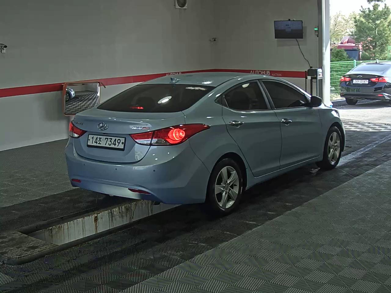 Hyundai Elantra 2012 - Image 4