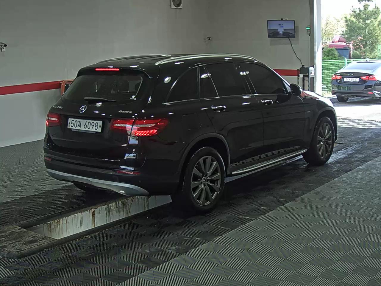 مرسيدس بنز GLC 2019 - صورة 4