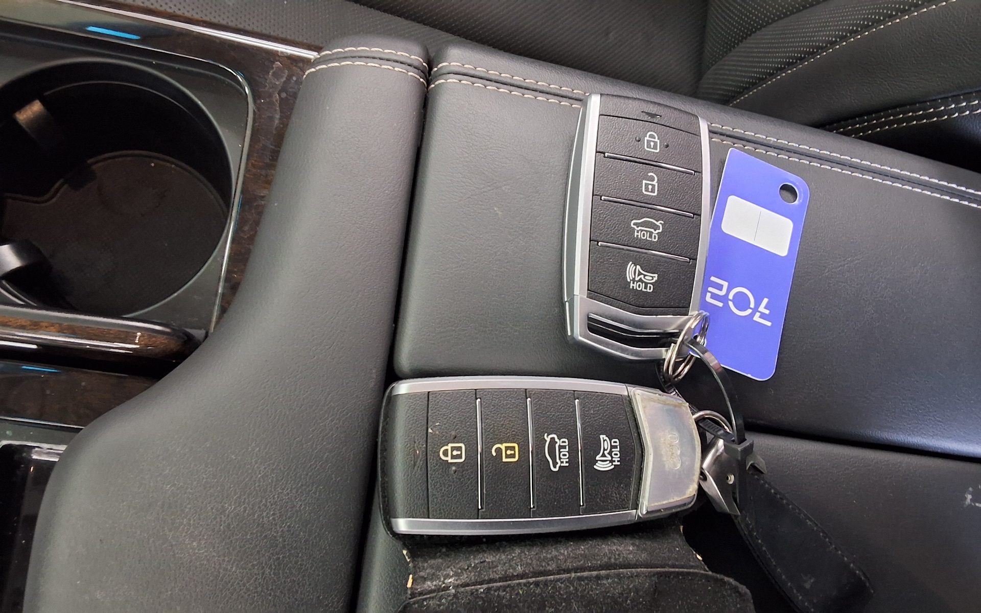 Genesis G90 2022 - Image 19