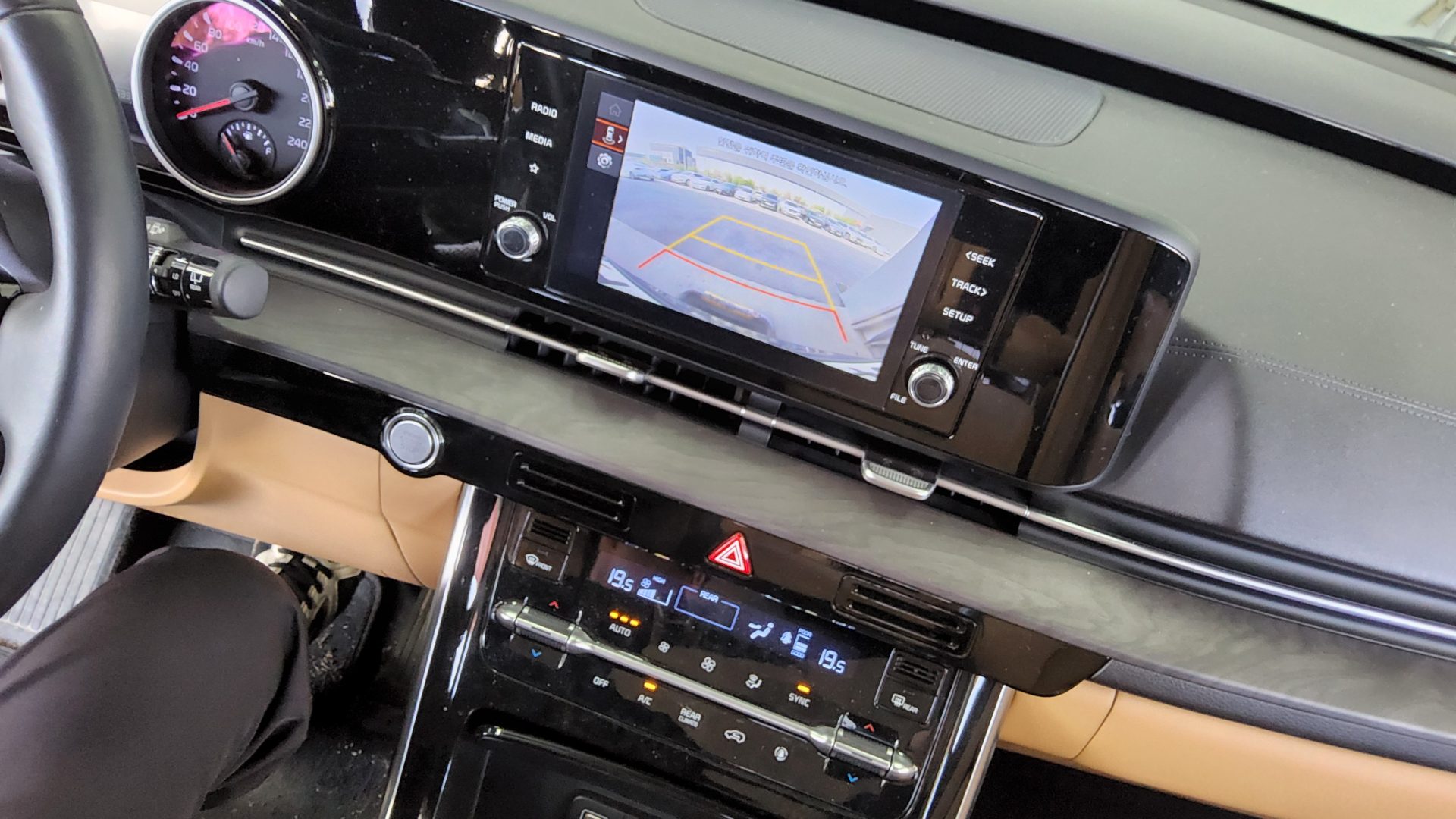 Kia Carnival 2022 - Image 21