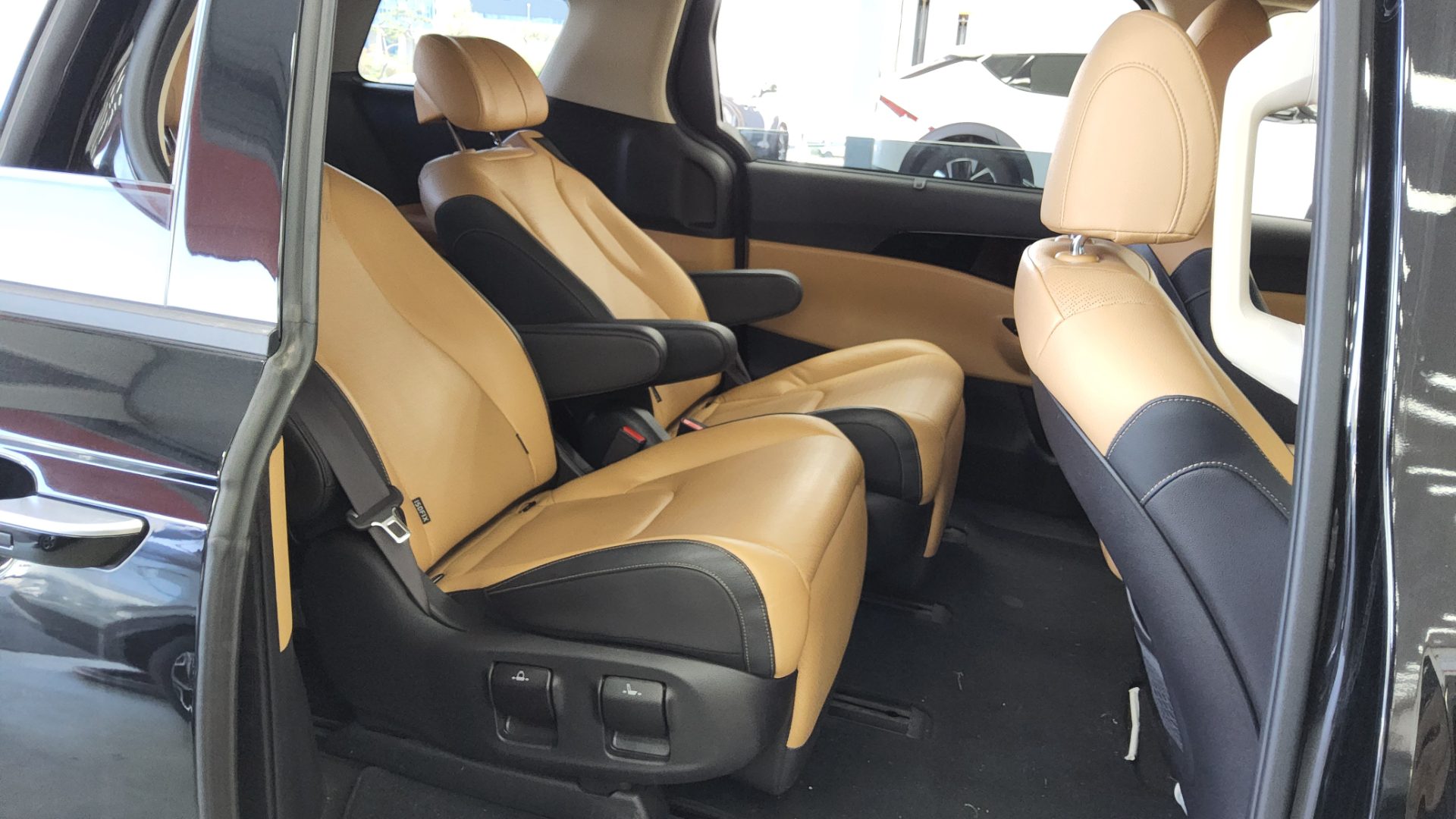 Kia Carnival 2022 - Image 12