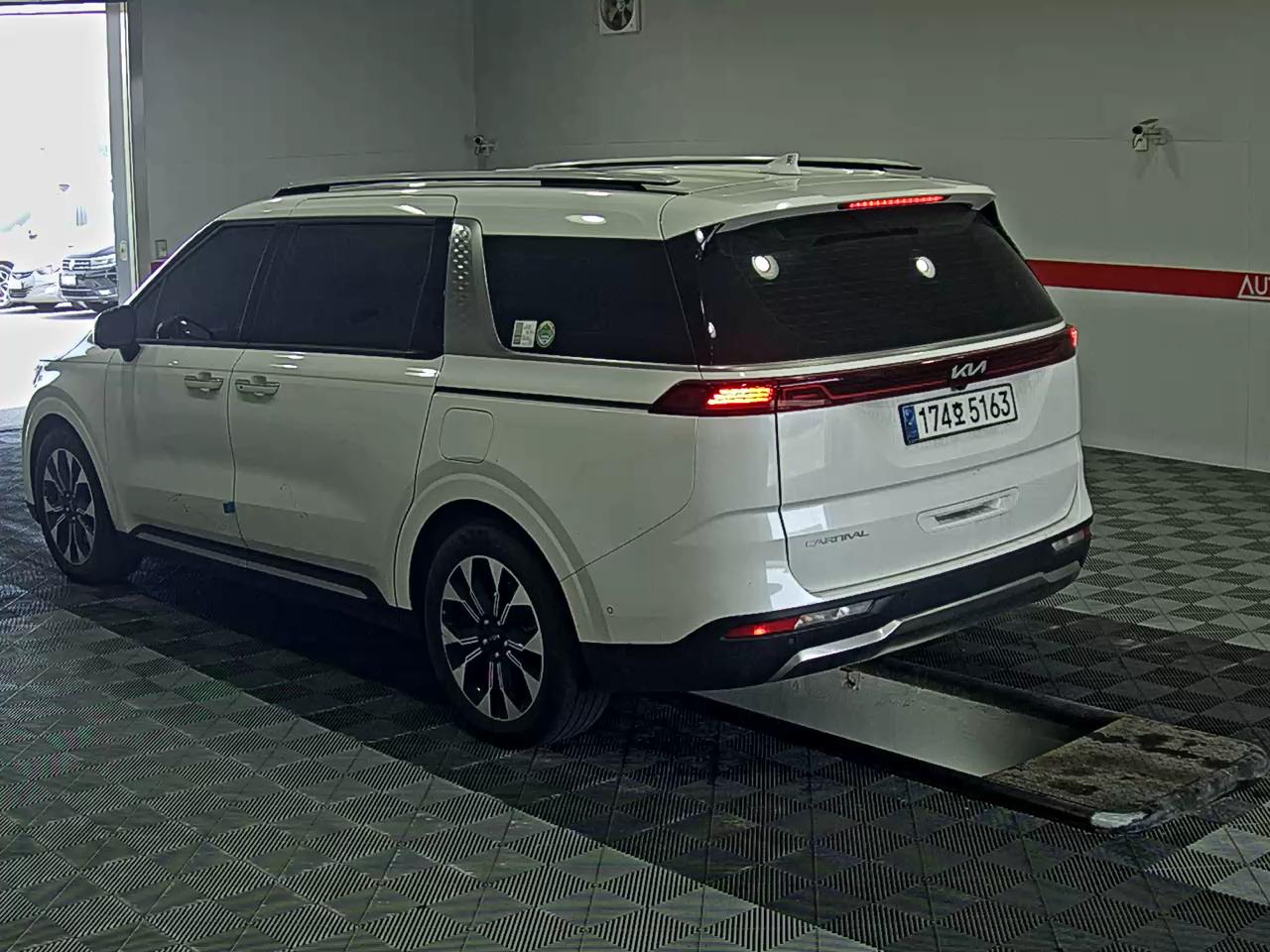 Kia SEDONA 2023 - Image 5