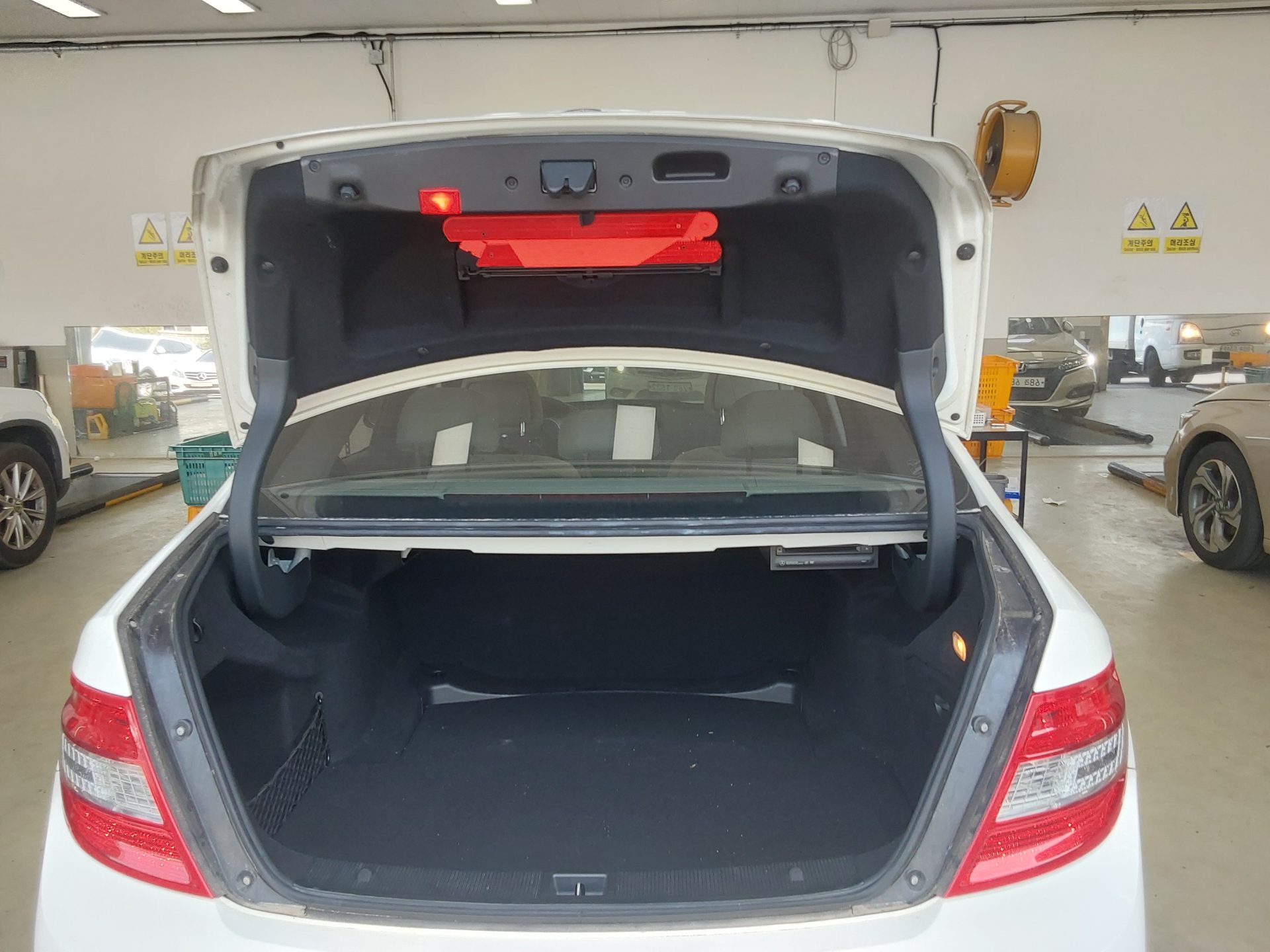 Mercedes-Benz C-Class - 14
