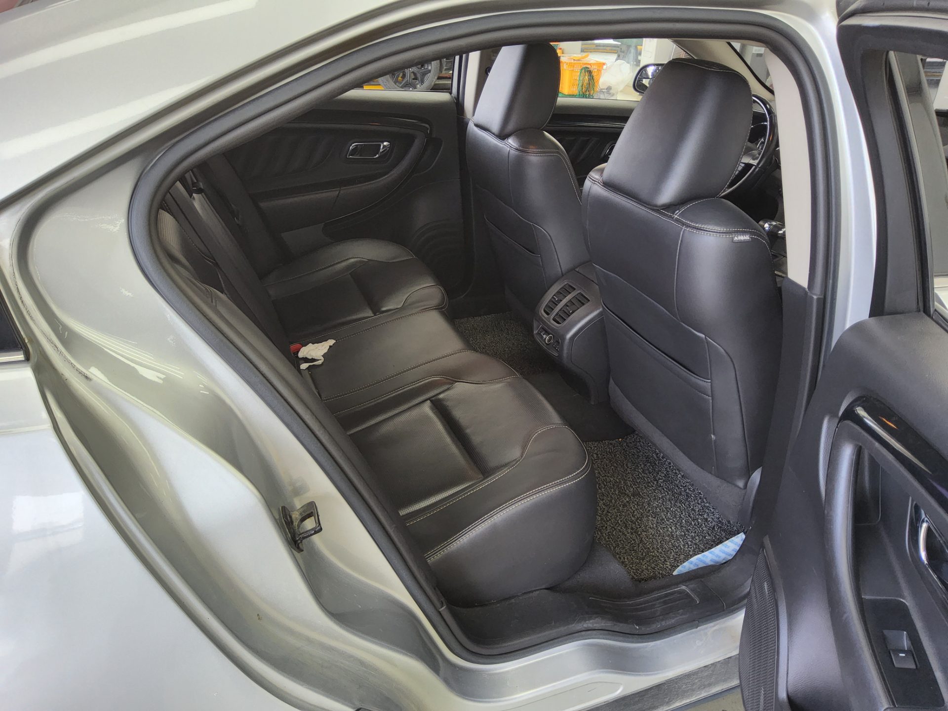 Ford Ford Mustang 2010 - Image 12