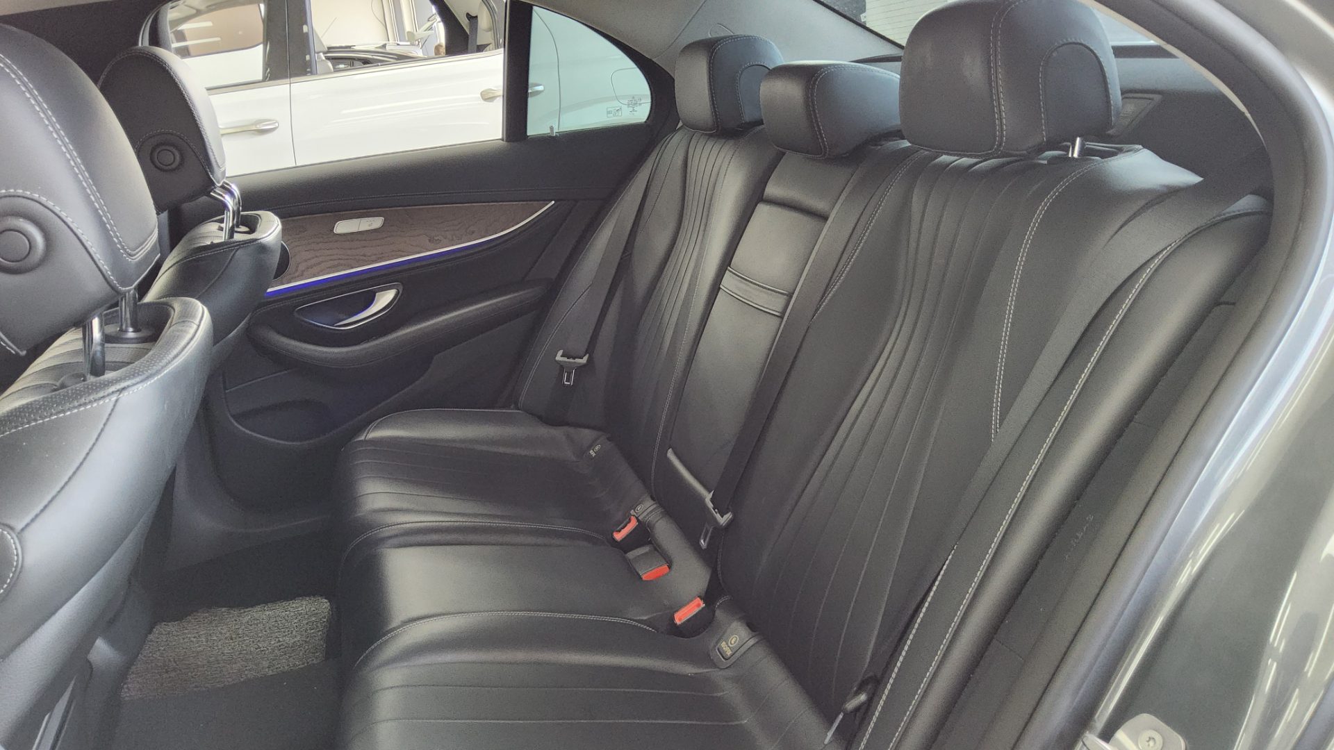 Mercedes-Benz E-Class 2017 - Image 11