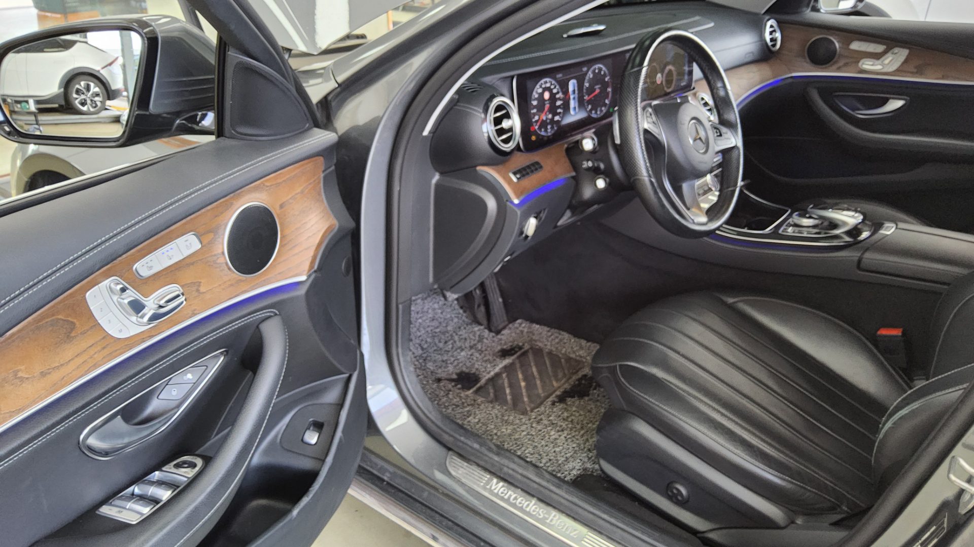 Mercedes-Benz E-Class 2017 - Image 9