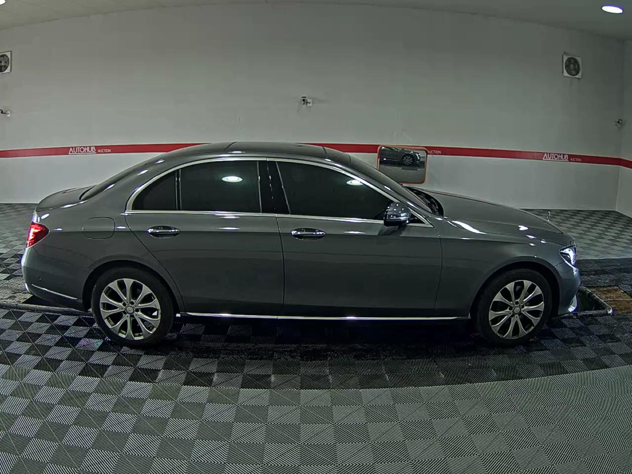 Mercedes-Benz E-Class 2017 - Image 3