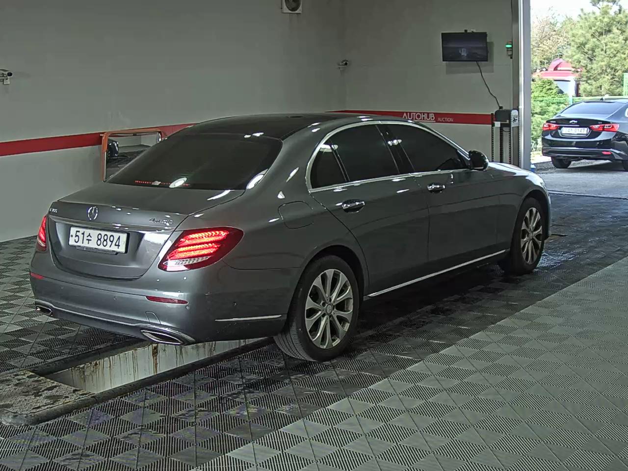 Mercedes-Benz E-Class 2017 - Image 4