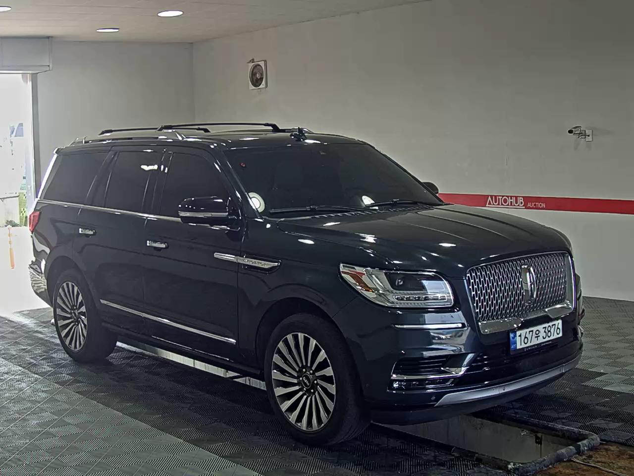 Lincoln Navigator 2021 - Image 2