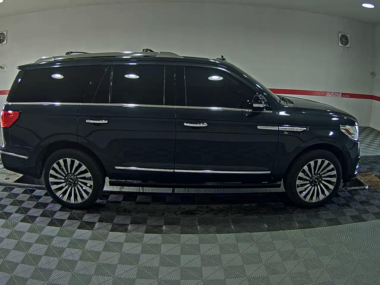 Lincoln Navigator 2021 - Image 3