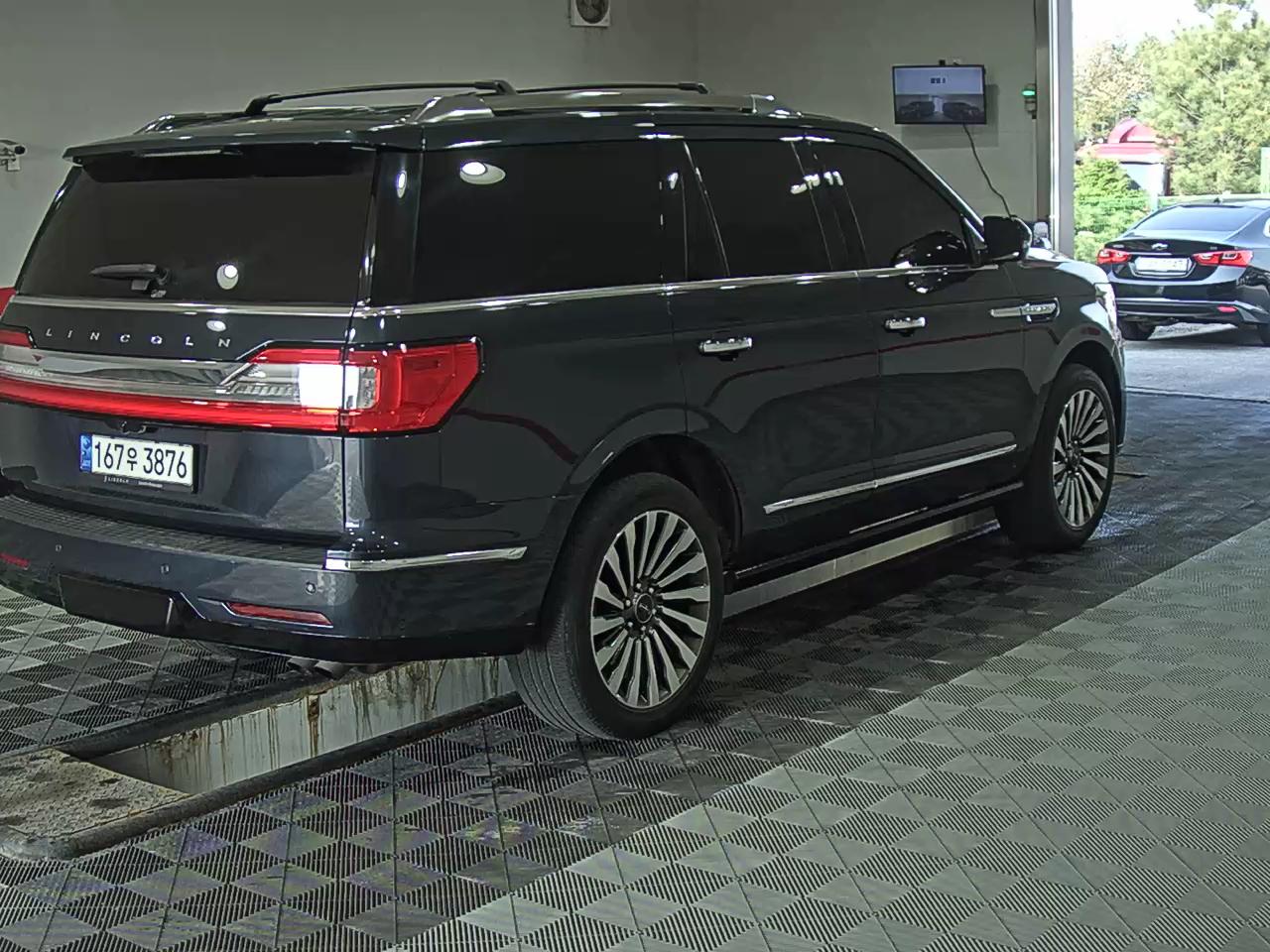 Lincoln Navigator 2021 - Image 4