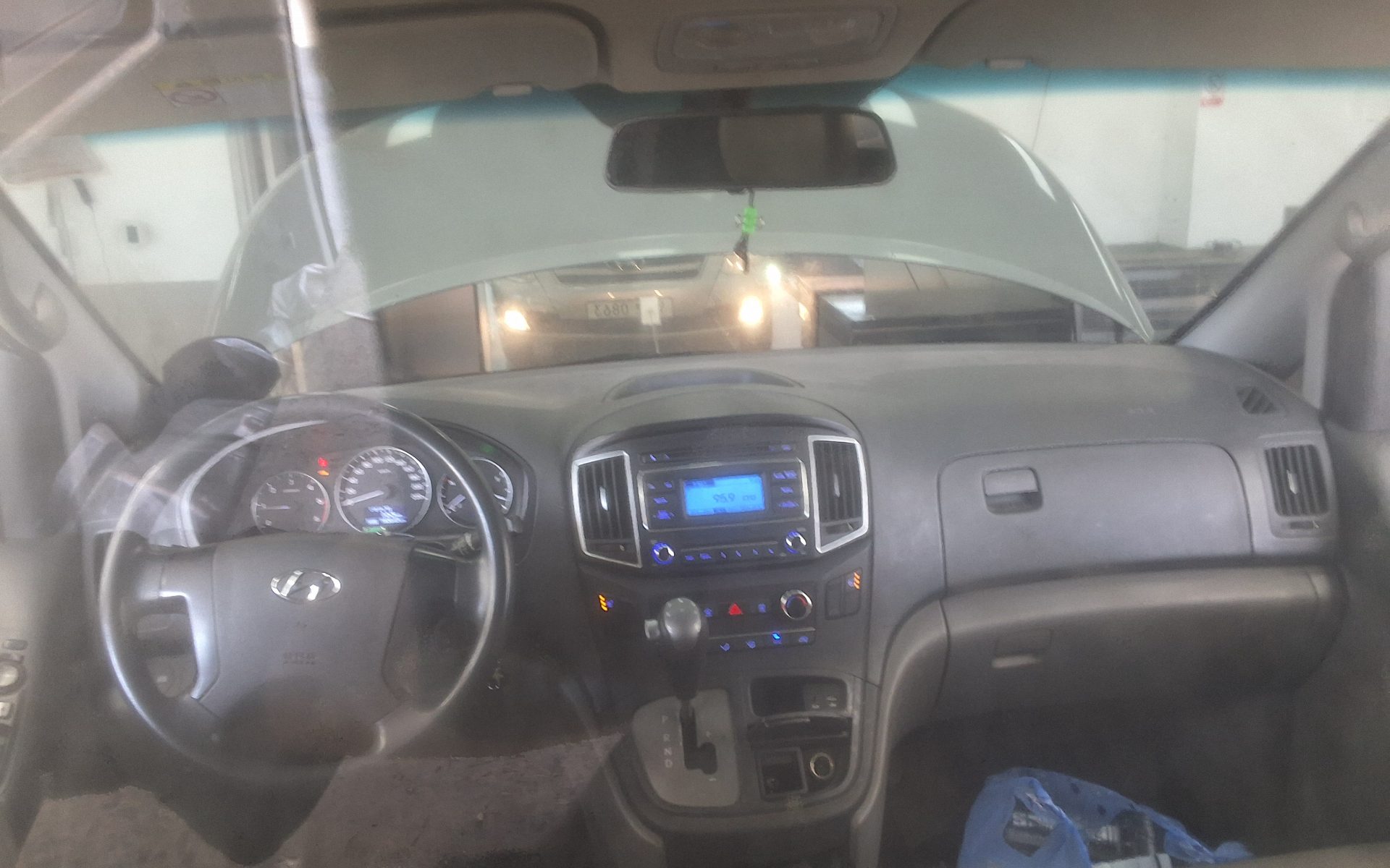 Hyundai Grand Starex 2018 - Image 10