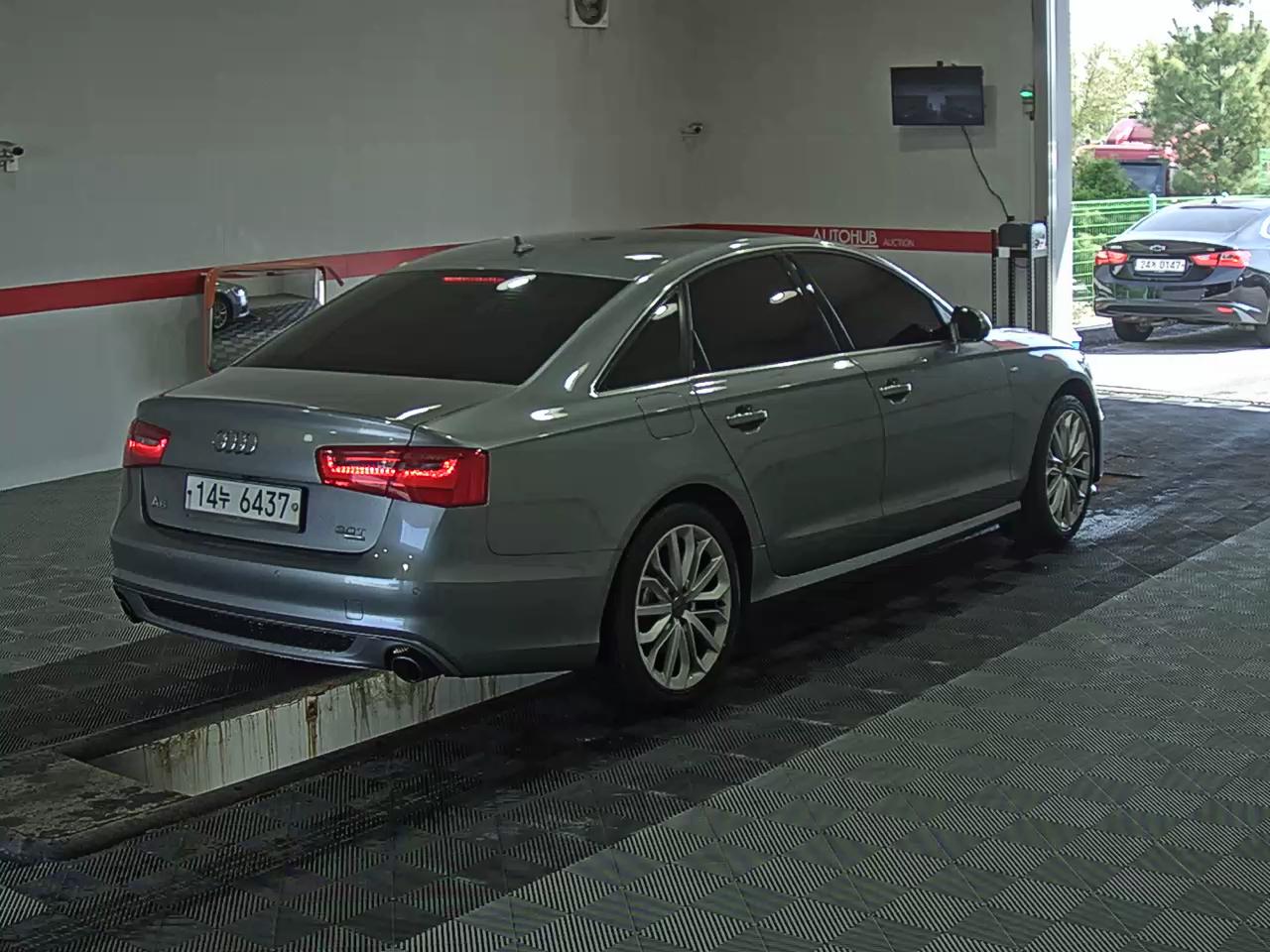 Audi A6 - 4