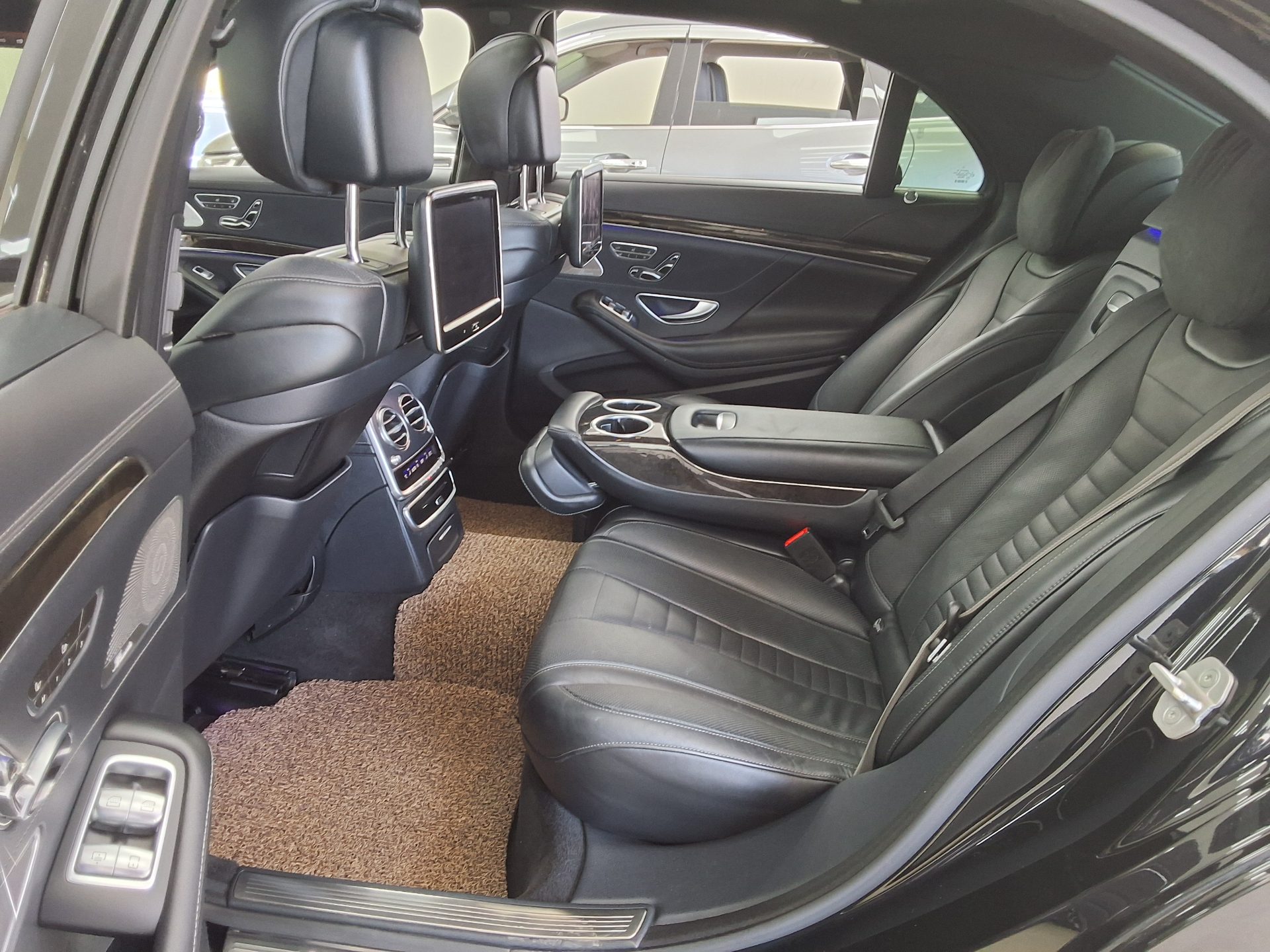 مرسيدس بنز إس كلاس 2015 - صورة 21