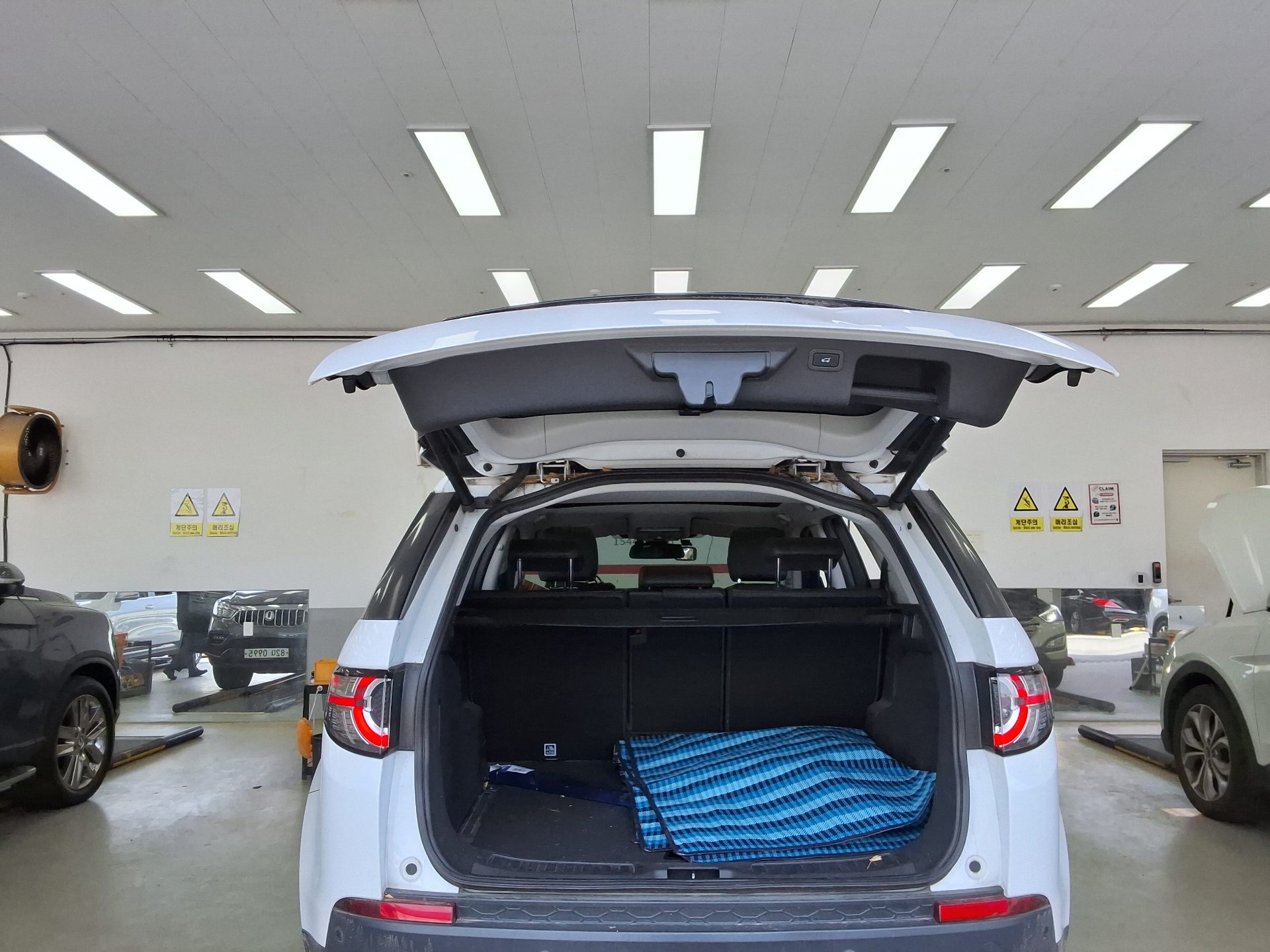 Land Rover Discovery - 14