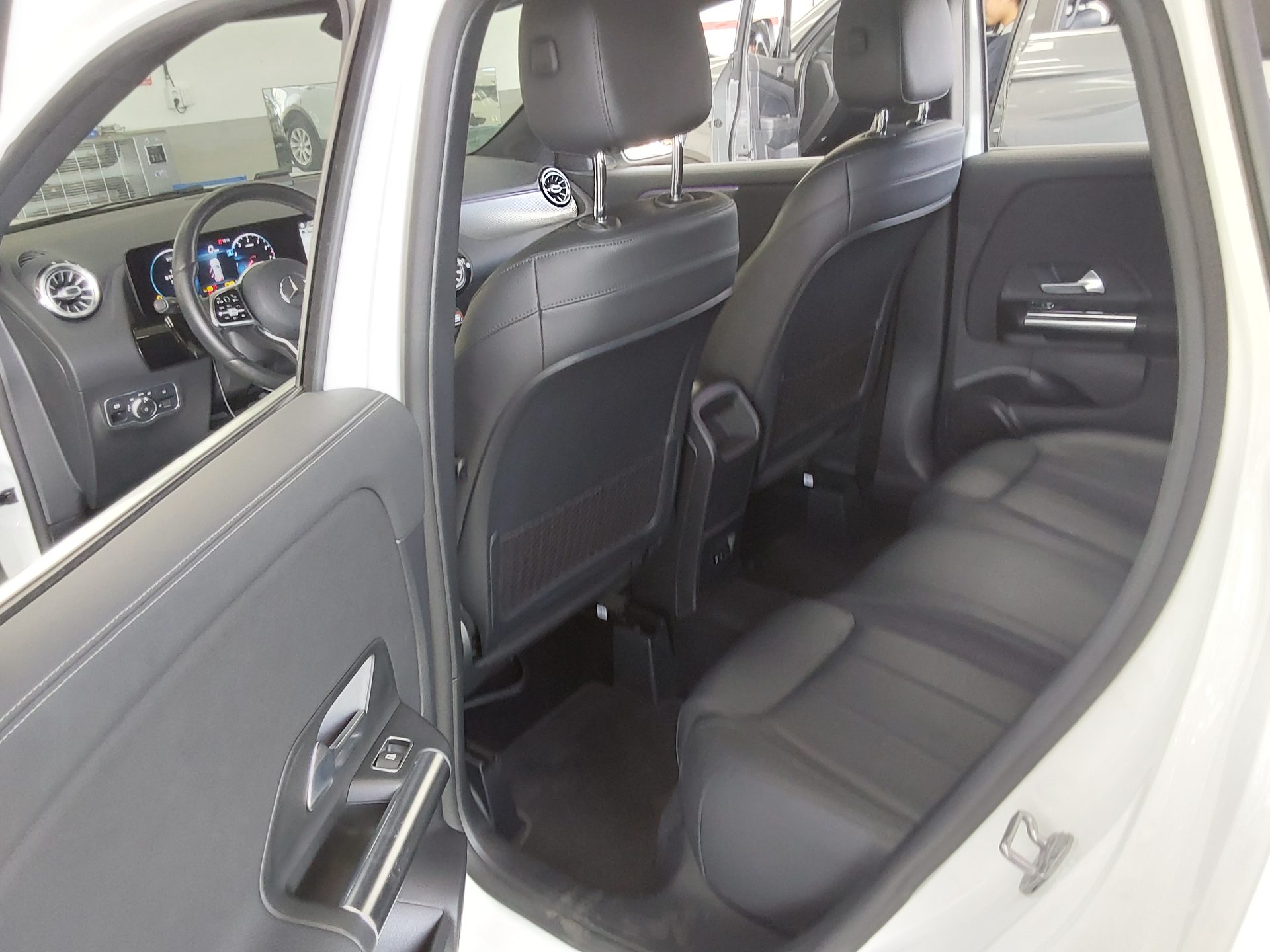 Mercedes-Benz GLA-Class - 11