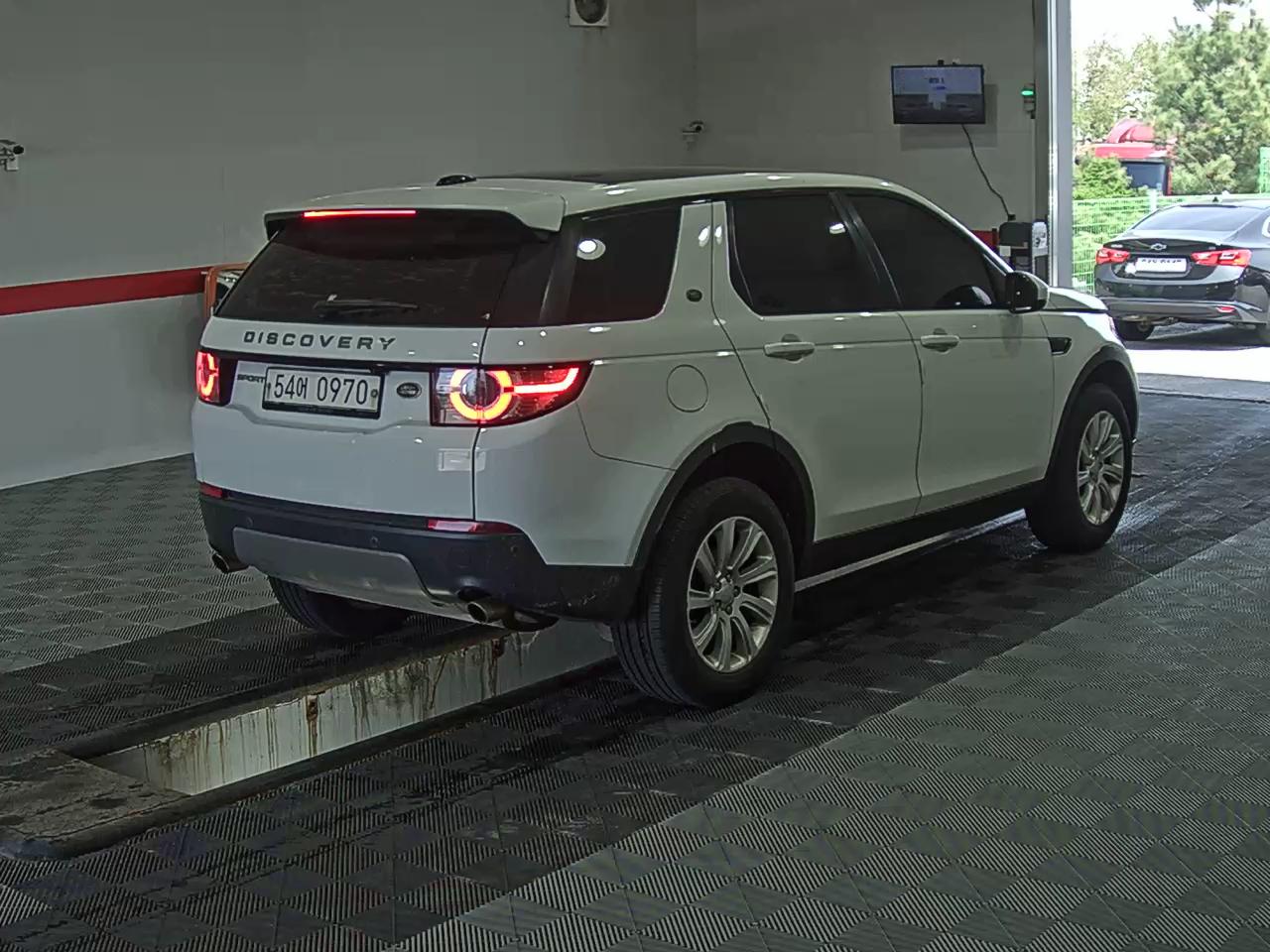 Land Rover Discovery - 4