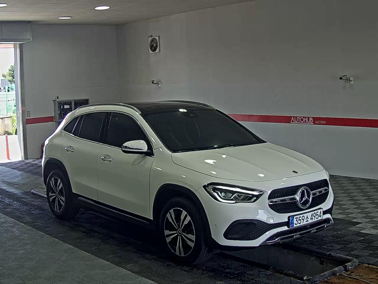 Mercedes-Benz GLA-Class - 2